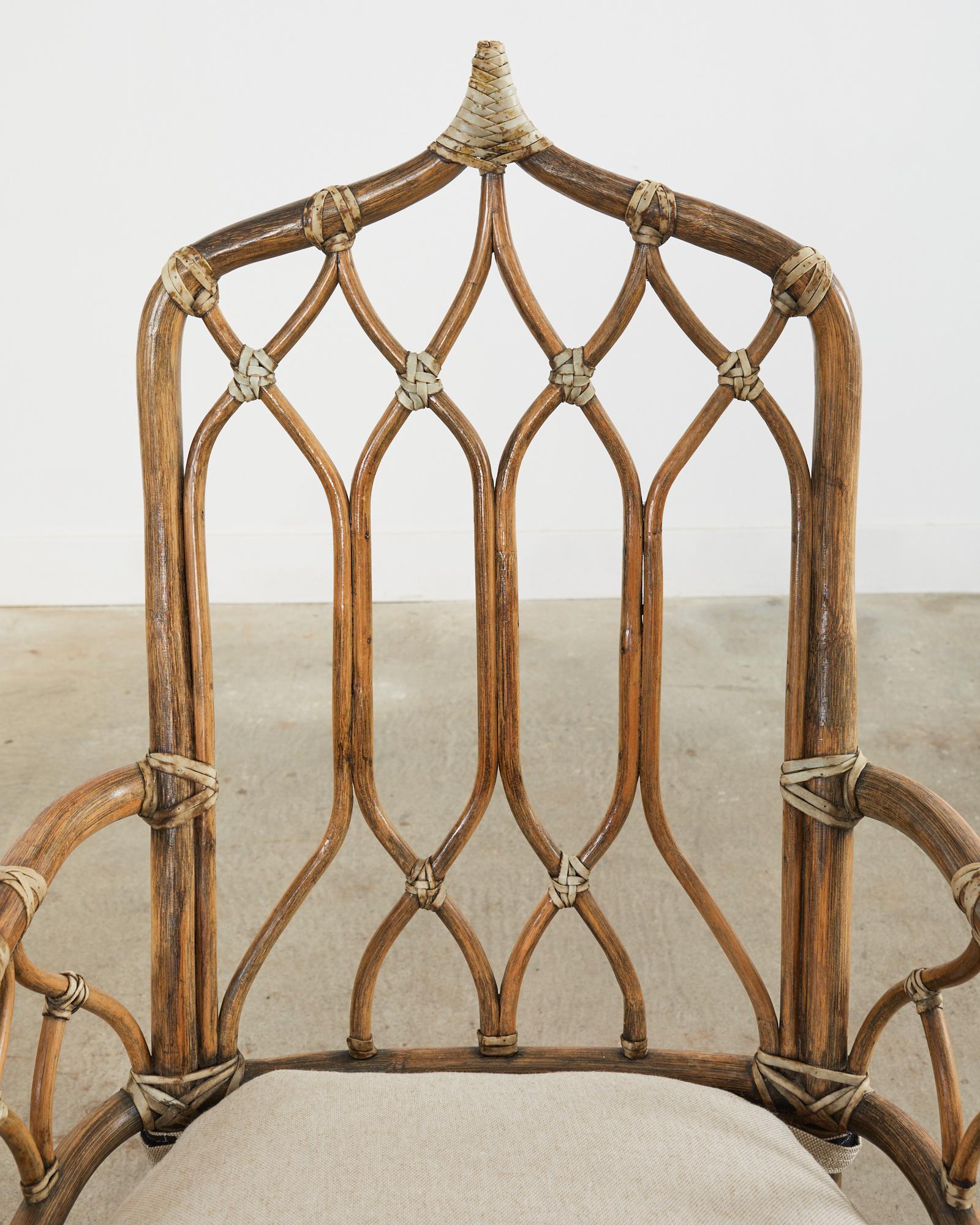 McGuire ensemble de quatre chaises de salle à manger cathédrales en rotin organique et moderne en vente 4