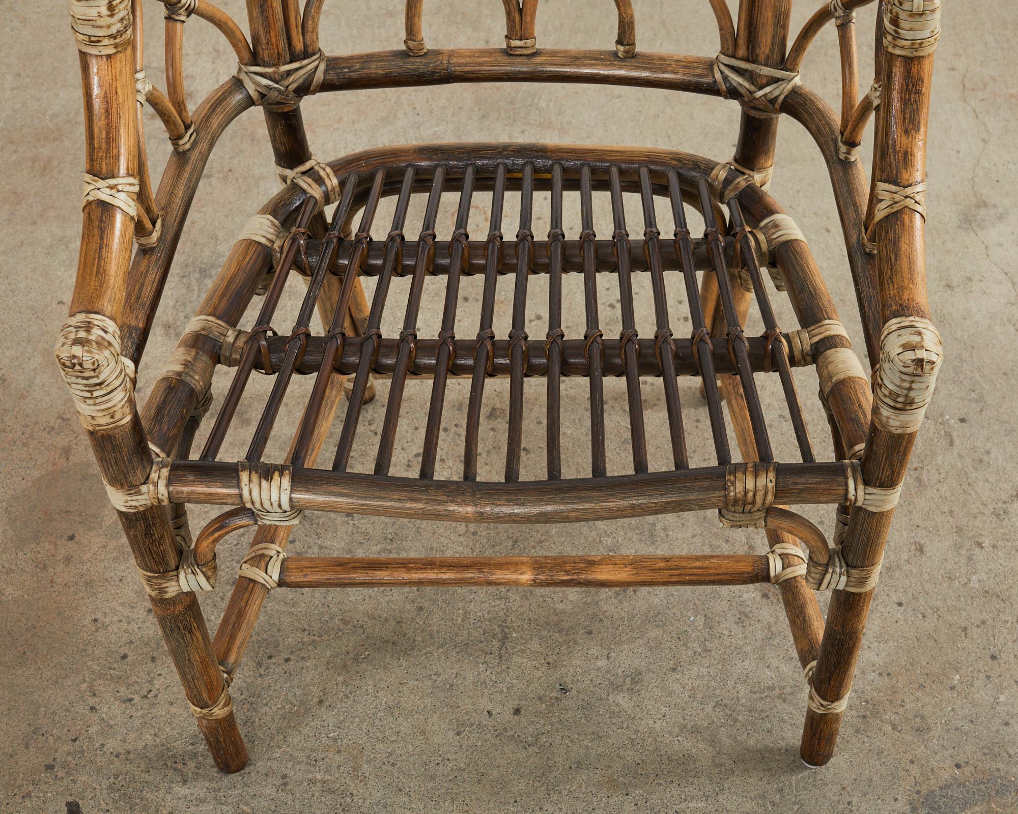 McGuire ensemble de quatre chaises de salle à manger cathédrales en rotin organique et moderne en vente 7