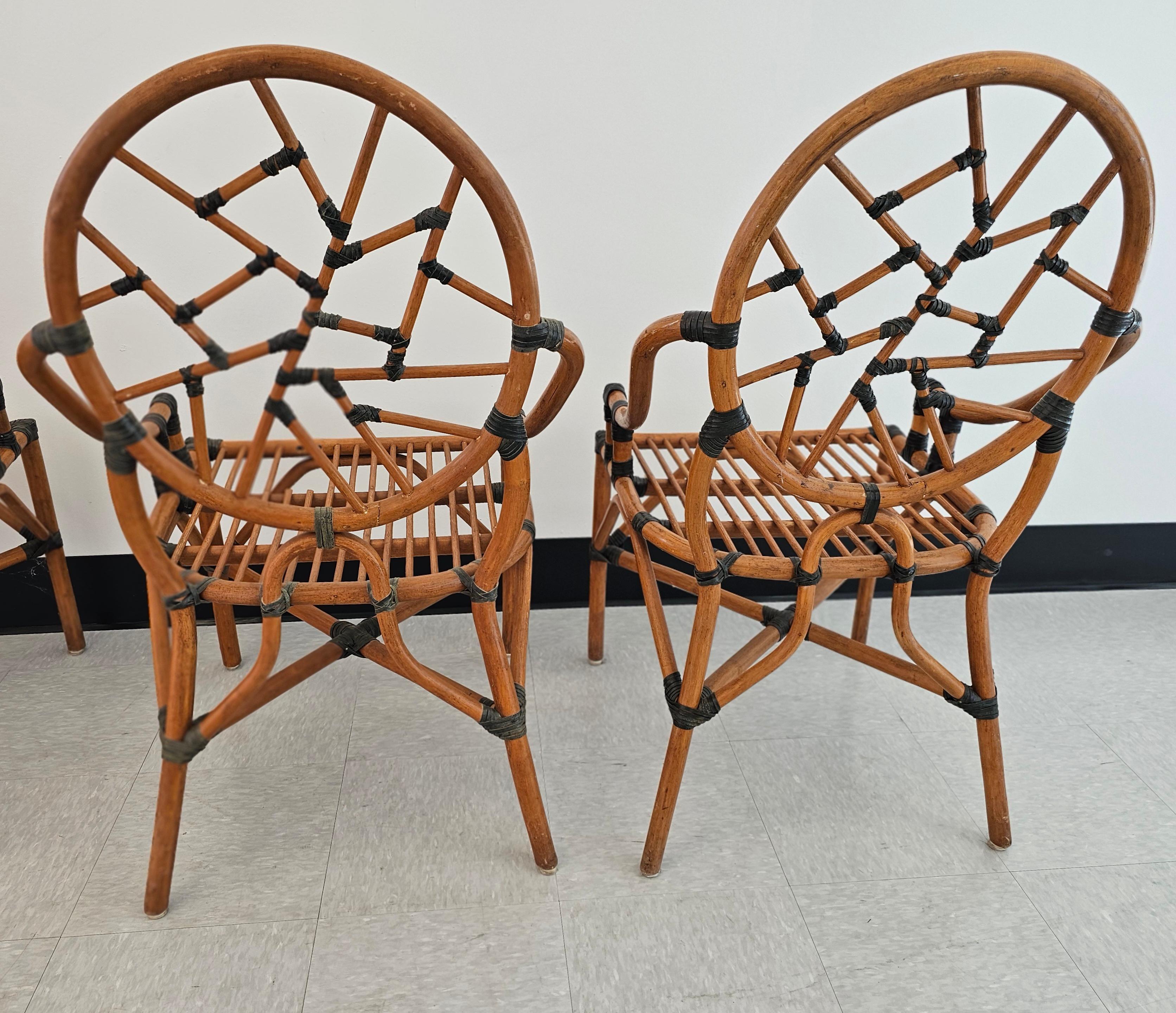 Set di quattro sedie da pranzo McGuire in rattan e pelle 