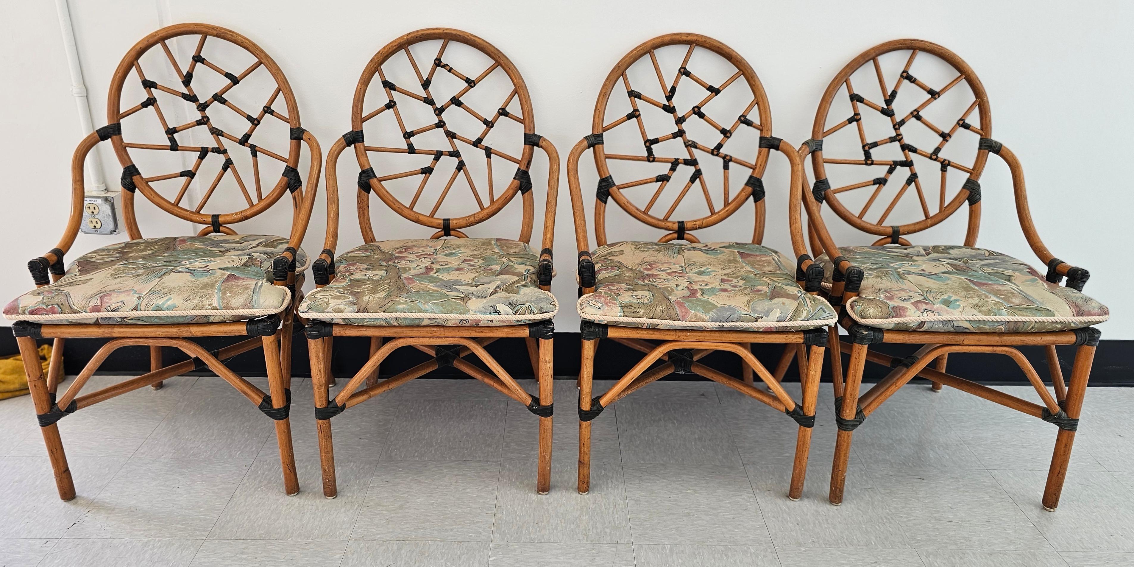 Bellissimo set di  Quattro sedie da pranzo McGuire in rattan e pelle 