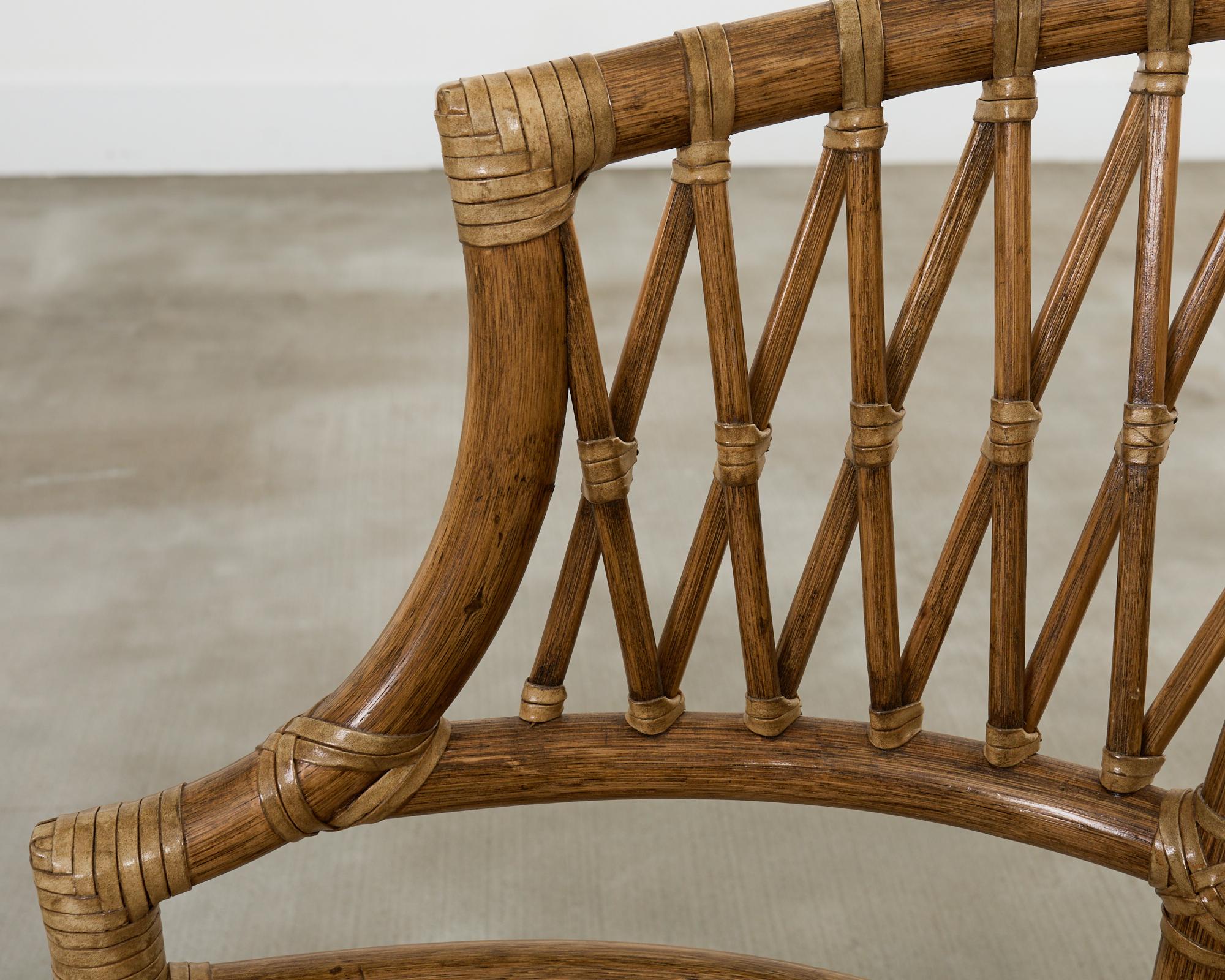 Satz von vier McGuire-Rattan-Esszimmerstühlen mit Fassrückenlehne im Angebot 4