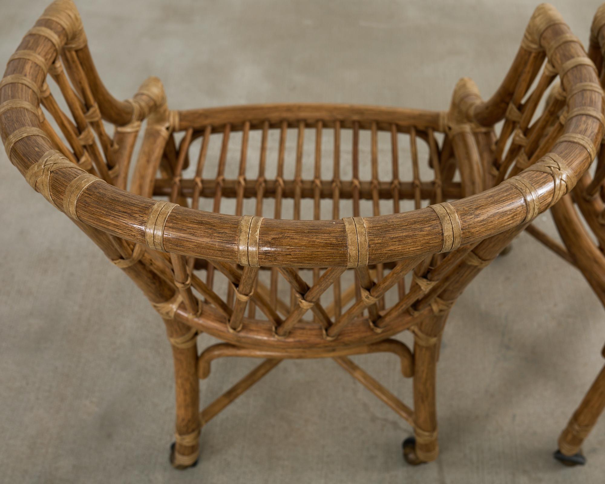 Satz von vier McGuire-Rattan-Esszimmerstühlen mit Fassrückenlehne im Angebot 6