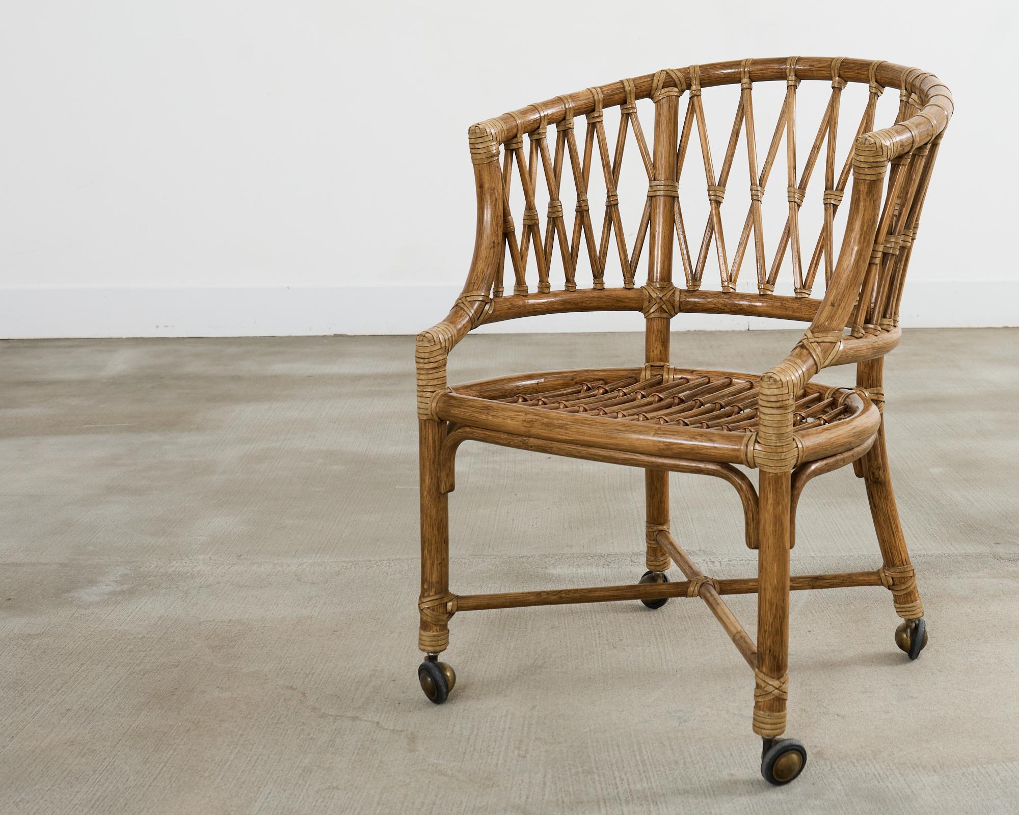 Satz von vier McGuire-Rattan-Esszimmerstühlen mit Fassrückenlehne im Angebot 7