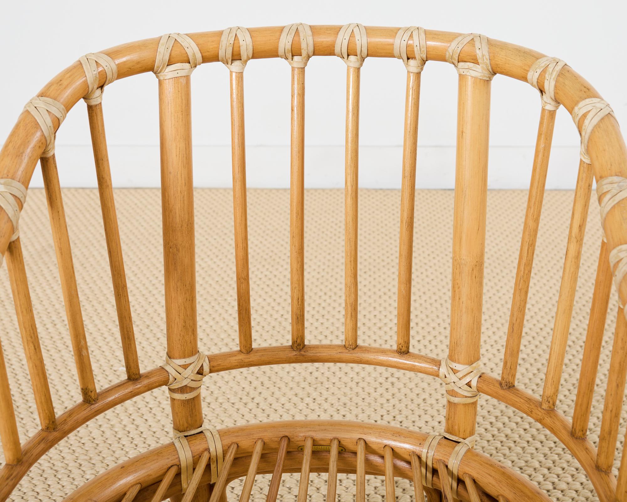 Satz von vier McGuire-Rattan-Esszimmerstühlen mit Fassrückenlehne im Angebot 9