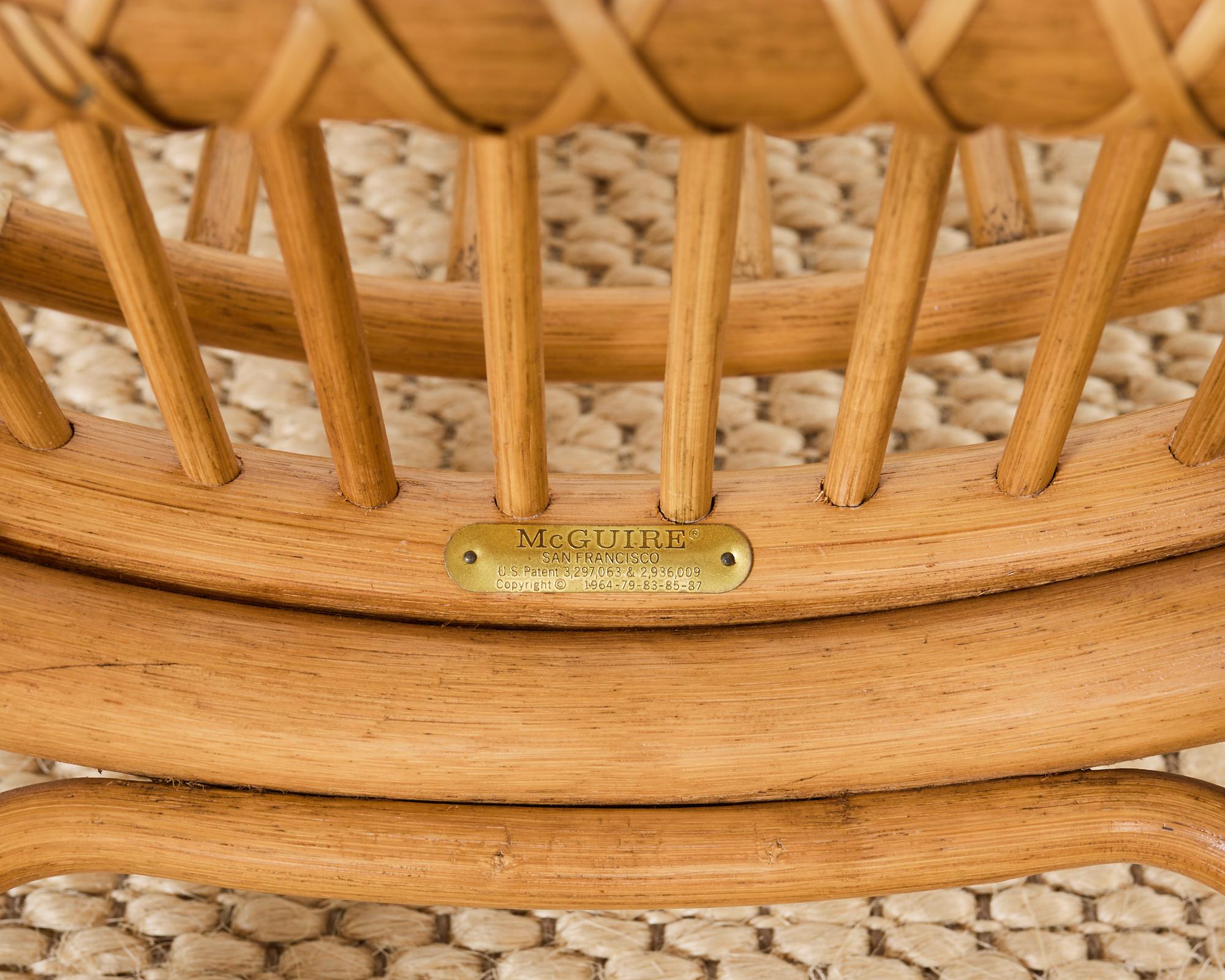 Satz von vier McGuire-Rattan-Esszimmerstühlen mit Fassrückenlehne im Angebot 11