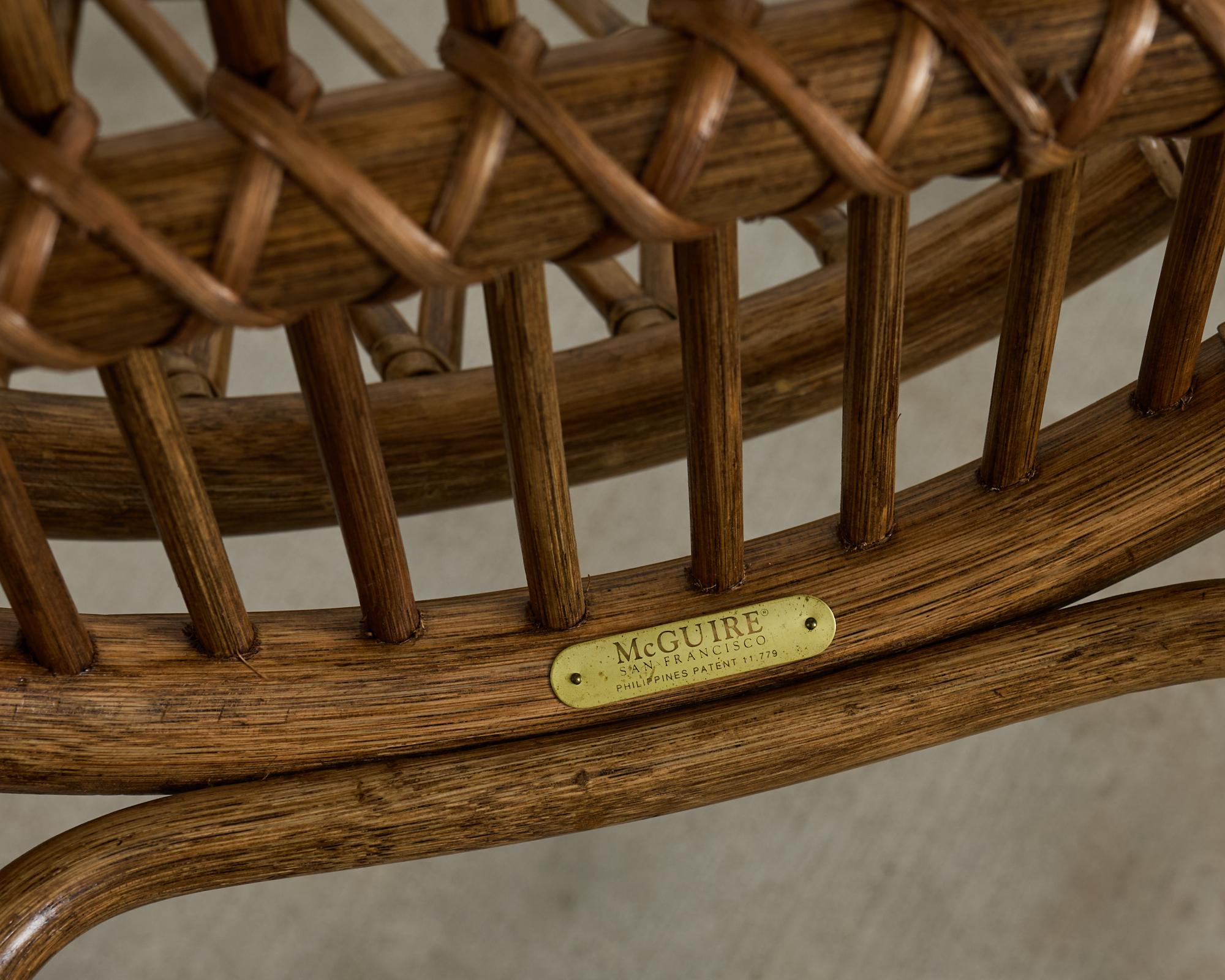 Satz von vier McGuire-Rattan-Esszimmerstühlen mit Fassrückenlehne im Angebot 11