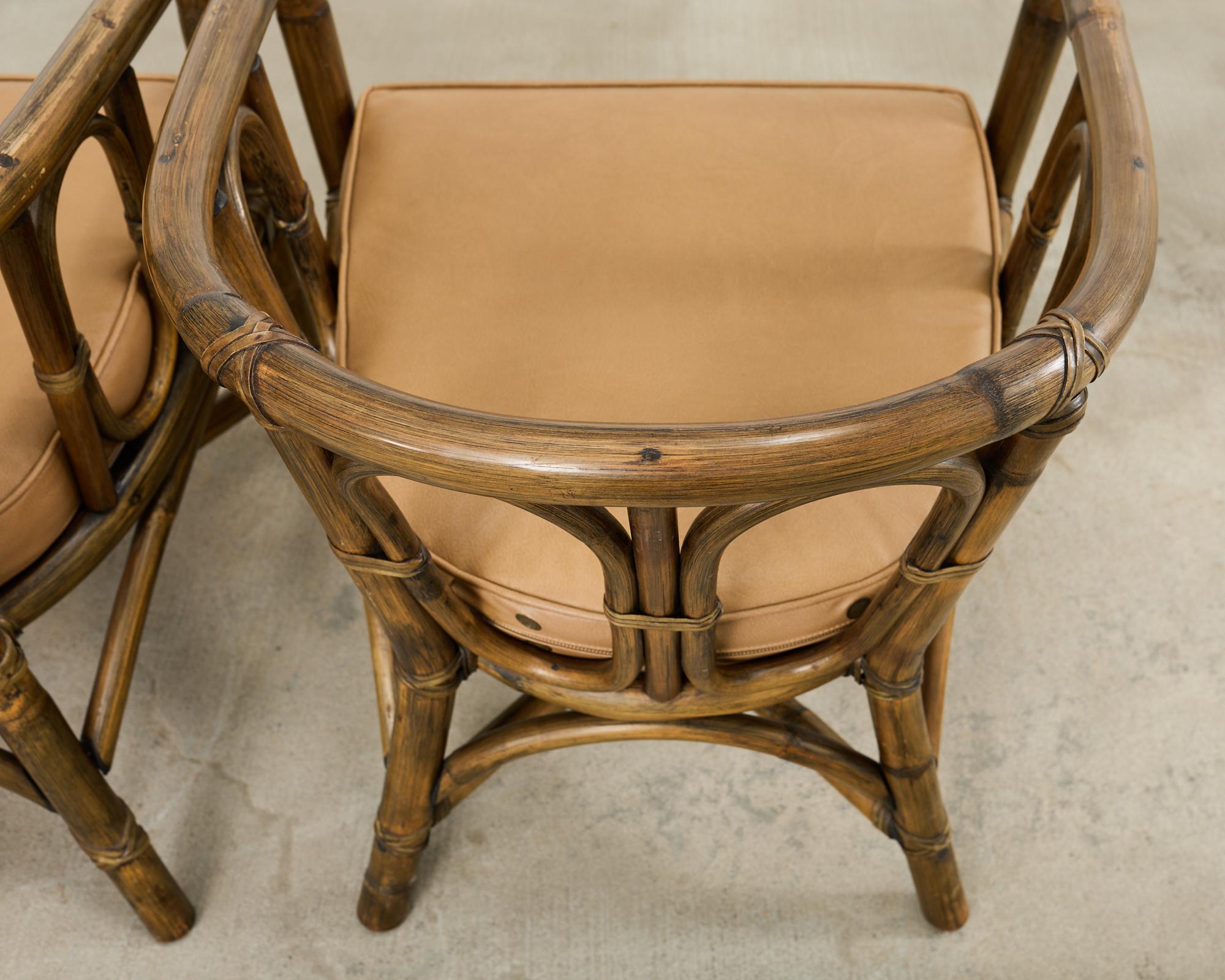 Ensemble de quatre fauteuils de salon McGuire en rotin avec dossier en forme de tonneau en vente 3