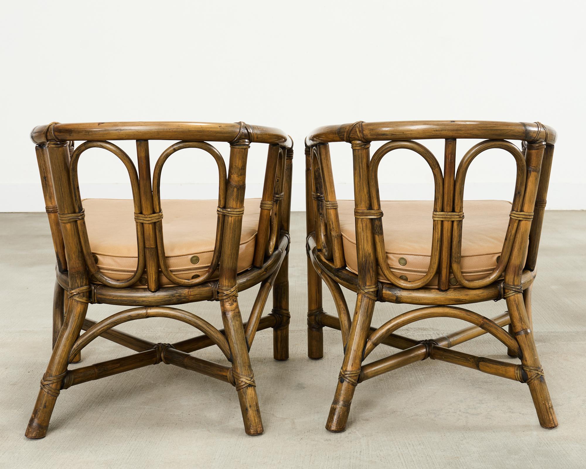 Ensemble de quatre fauteuils de salon McGuire en rotin avec dossier en forme de tonneau en vente 4