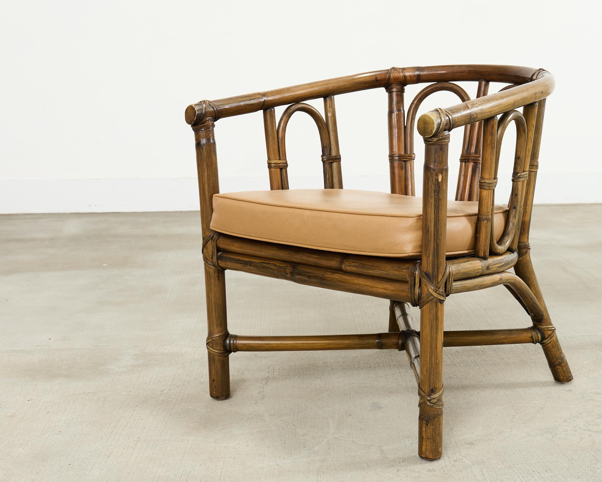Ensemble de quatre fauteuils de salon McGuire en rotin avec dossier en forme de tonneau en vente 5