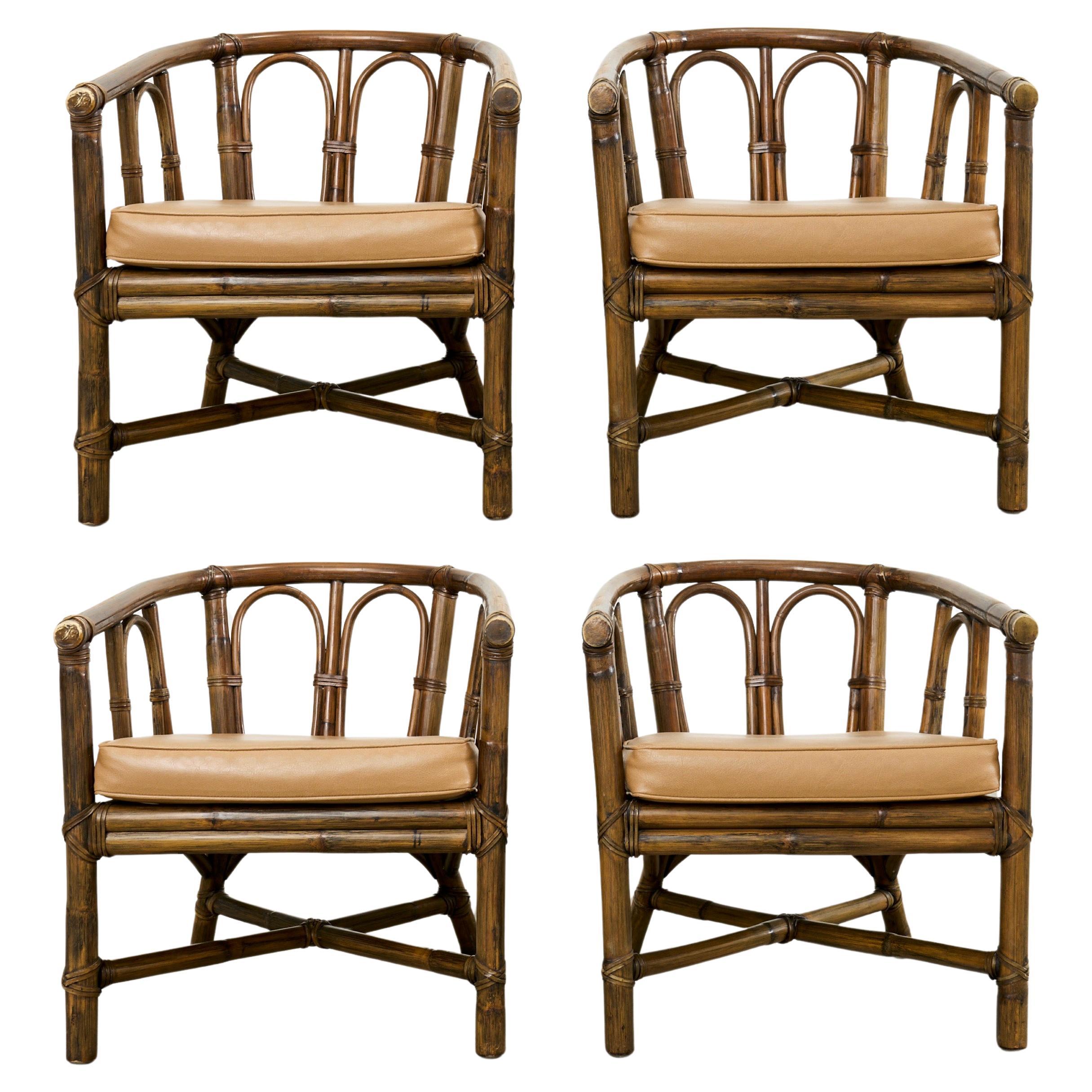 Satz von vier McGuire Rattan Barrel Back Lounge Sesseln