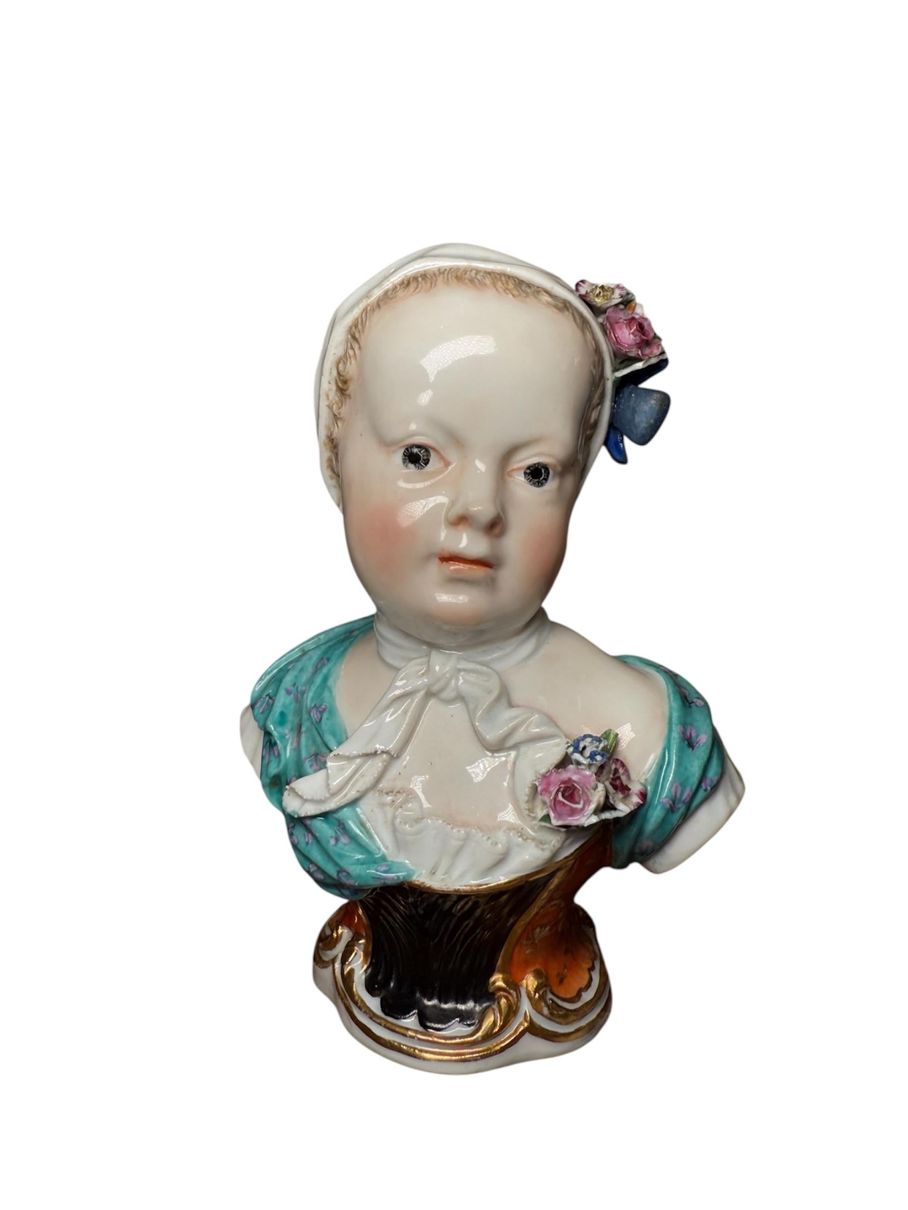 XIX secolo Set di quattro busti di Meissen Porcelain dei figli dei Borbone in vendita