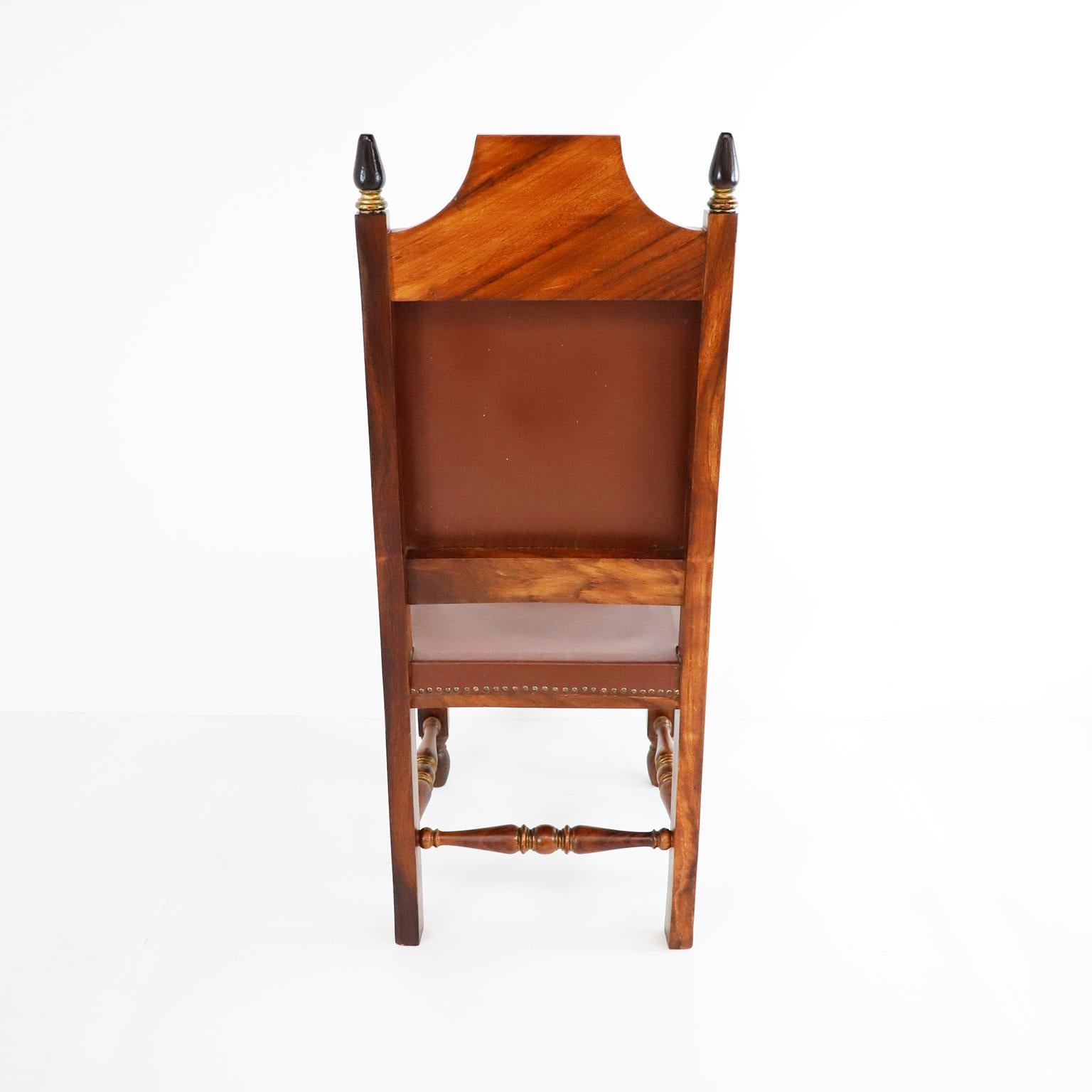 Set aus vier mexikanischen Stühlen, entworfen und handbemalt von Alejandro Rangel Hidalgo im Zustand „Relativ gut“ im Angebot in Mexico City, CDMX