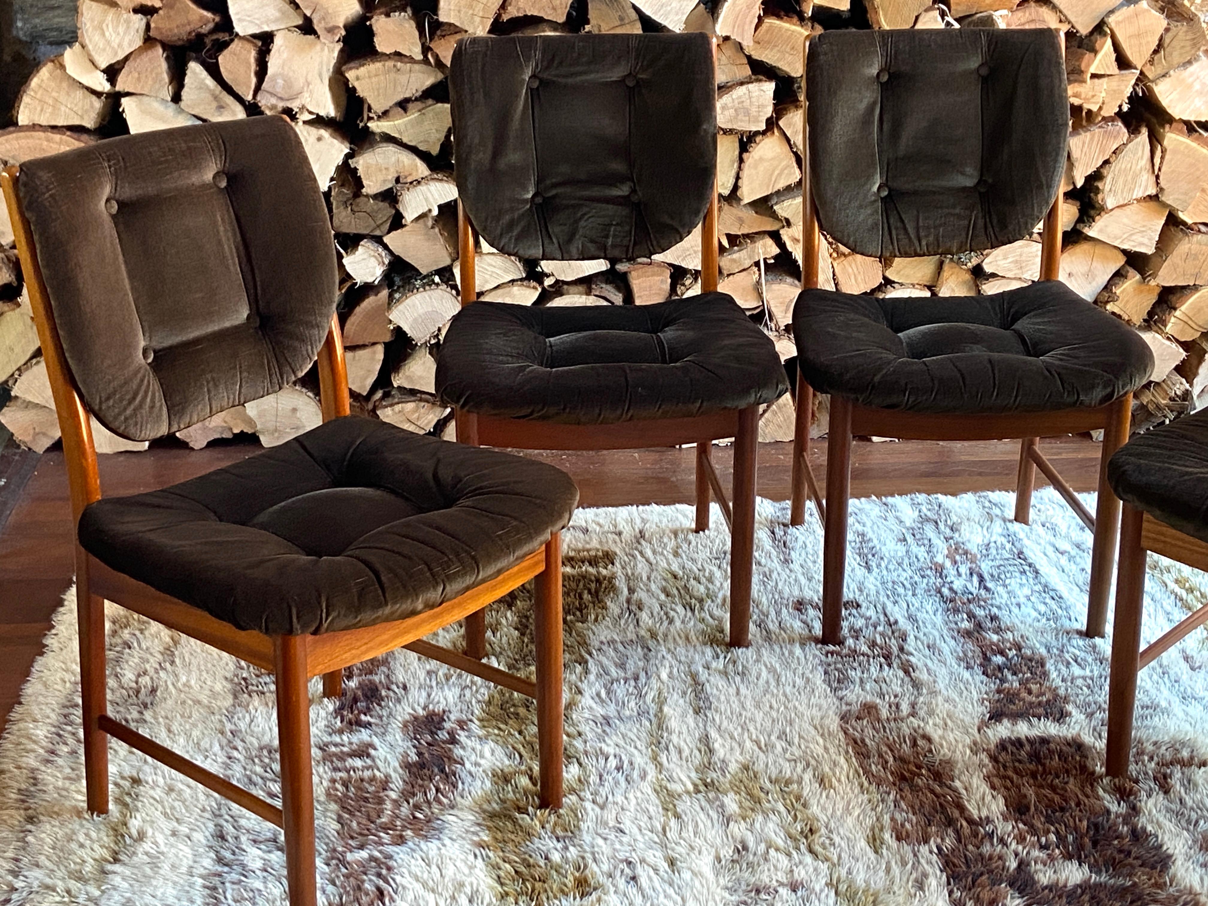 Scottish Set of four mid century 1970's teak and velvet dining chairs by A.H. Mcintosh For Sale