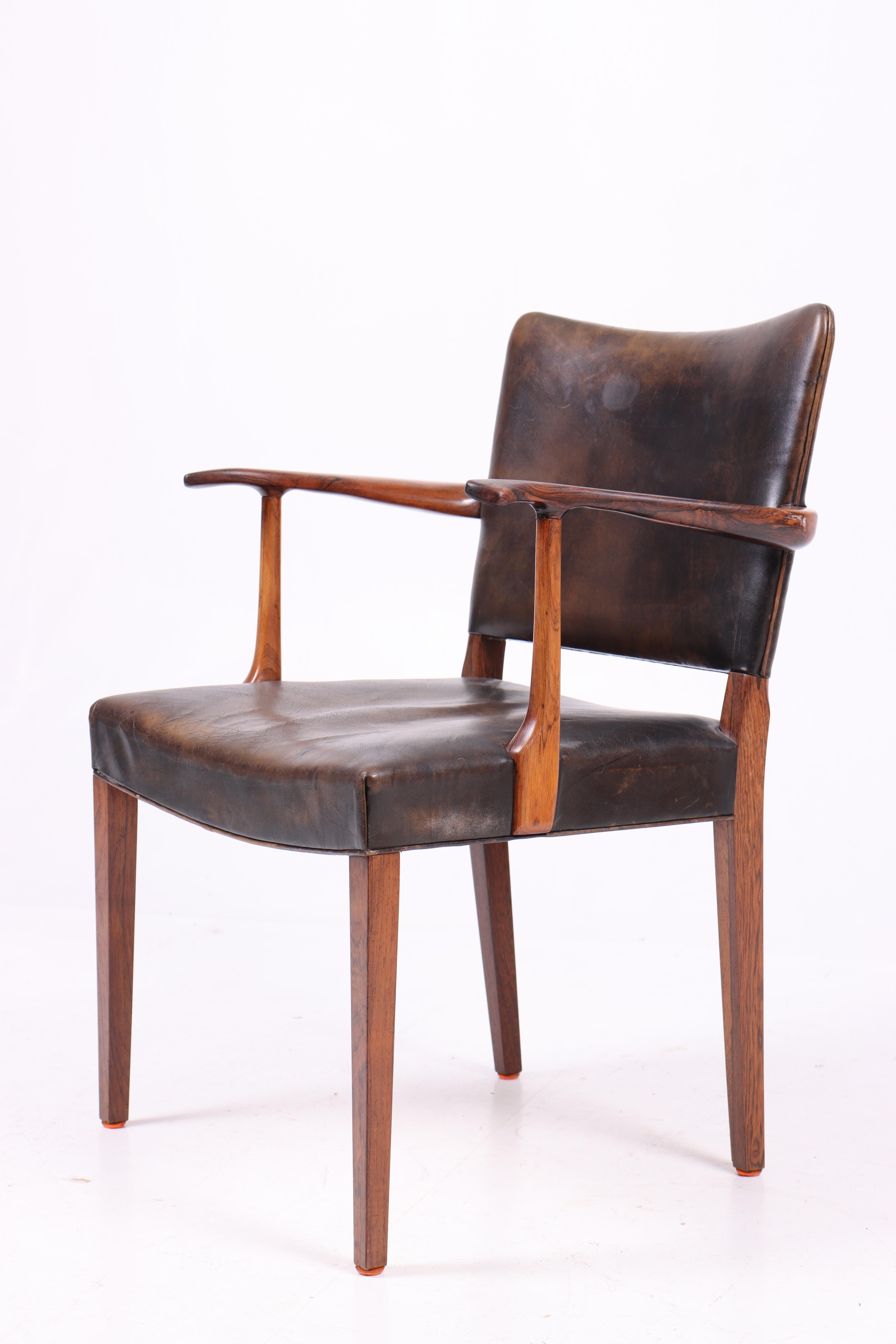 Scandinavo moderno Set di quattro poltrone di metà secolo in legno di palissandro disegnate da Rasmus Nielsen, anni '50 in vendita