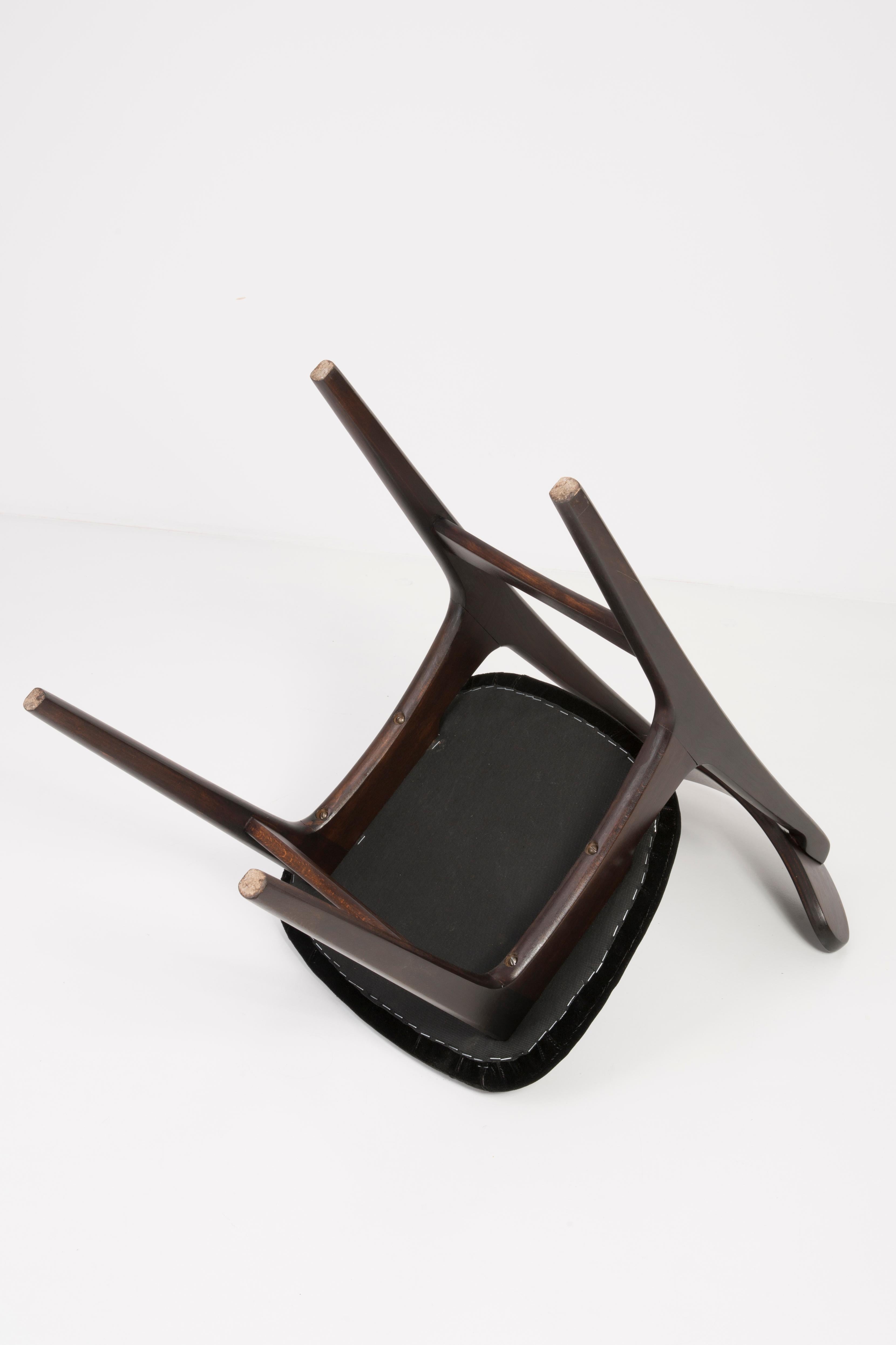 Set of Four Mid Century Black Velvet Chairs, 1960s For Sale 3