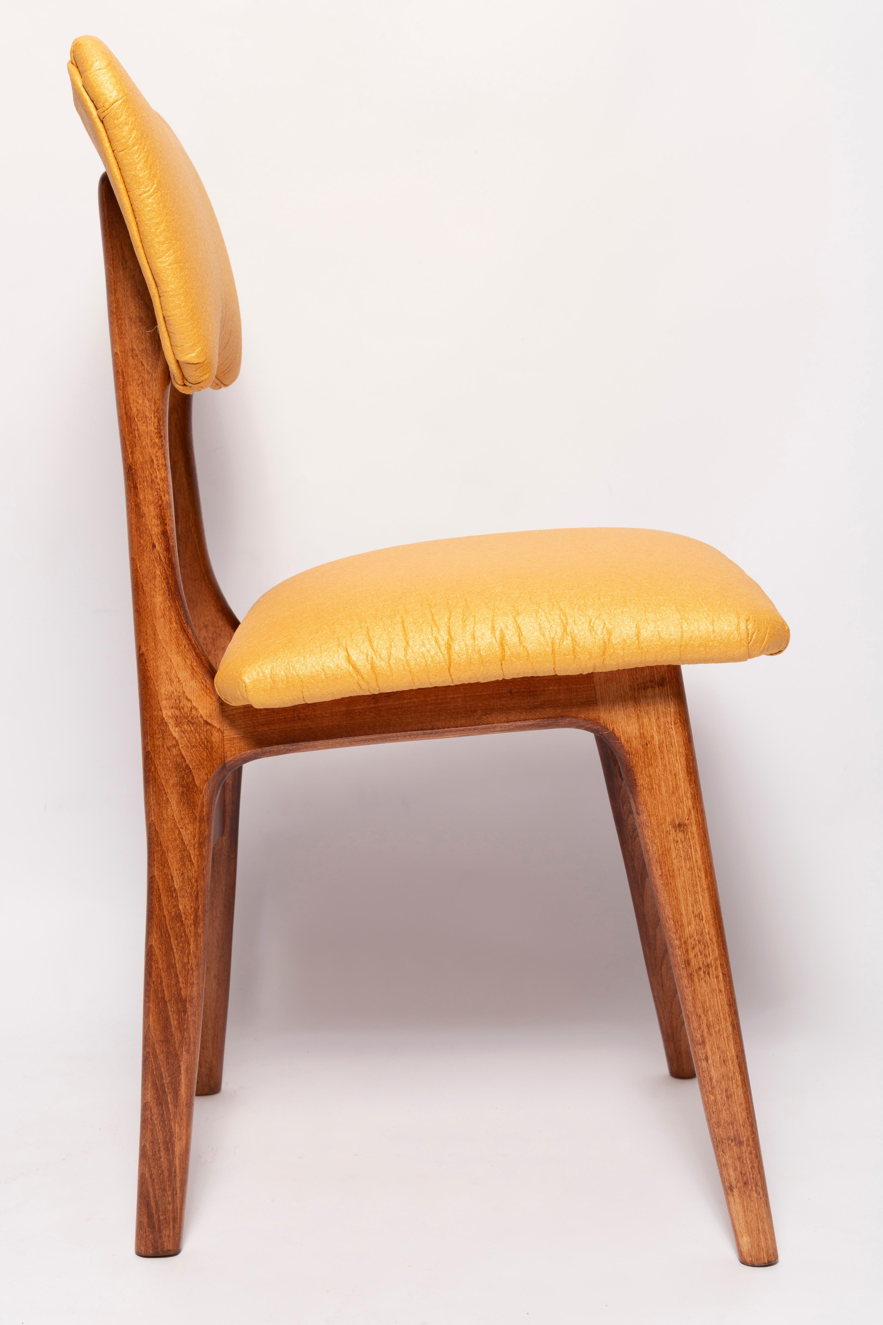 Ensemble de quatre chaises de salle à manger papillon du milieu du siècle, cuir d'ananas, Europe, années 1960 en vente 3