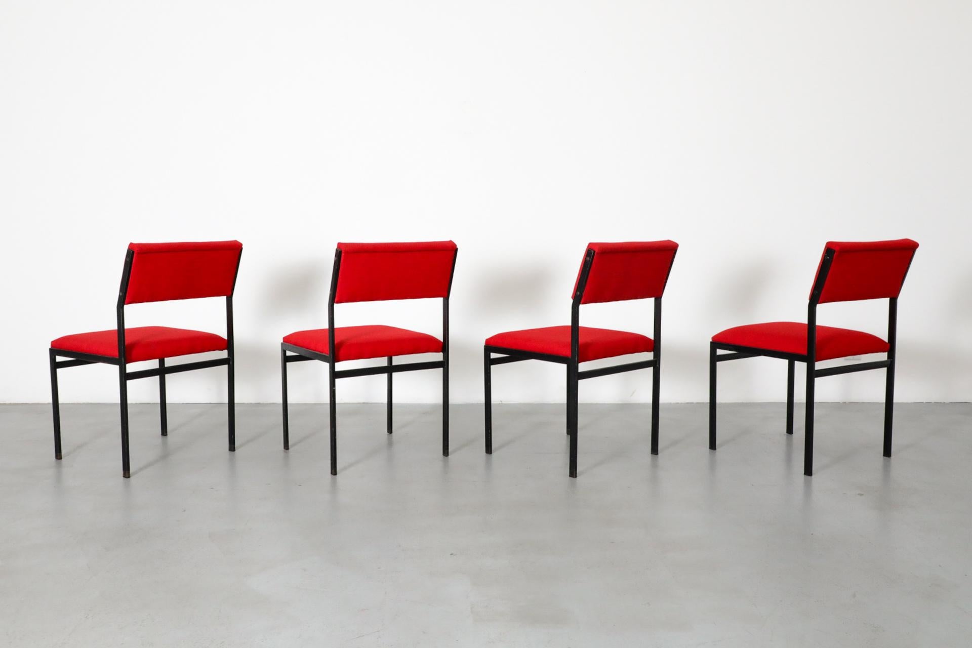 Émaillé Ensemble de quatre chaises de salle à manger Cees Braakman du milieu du siècle, série japonaise, en rouge en vente