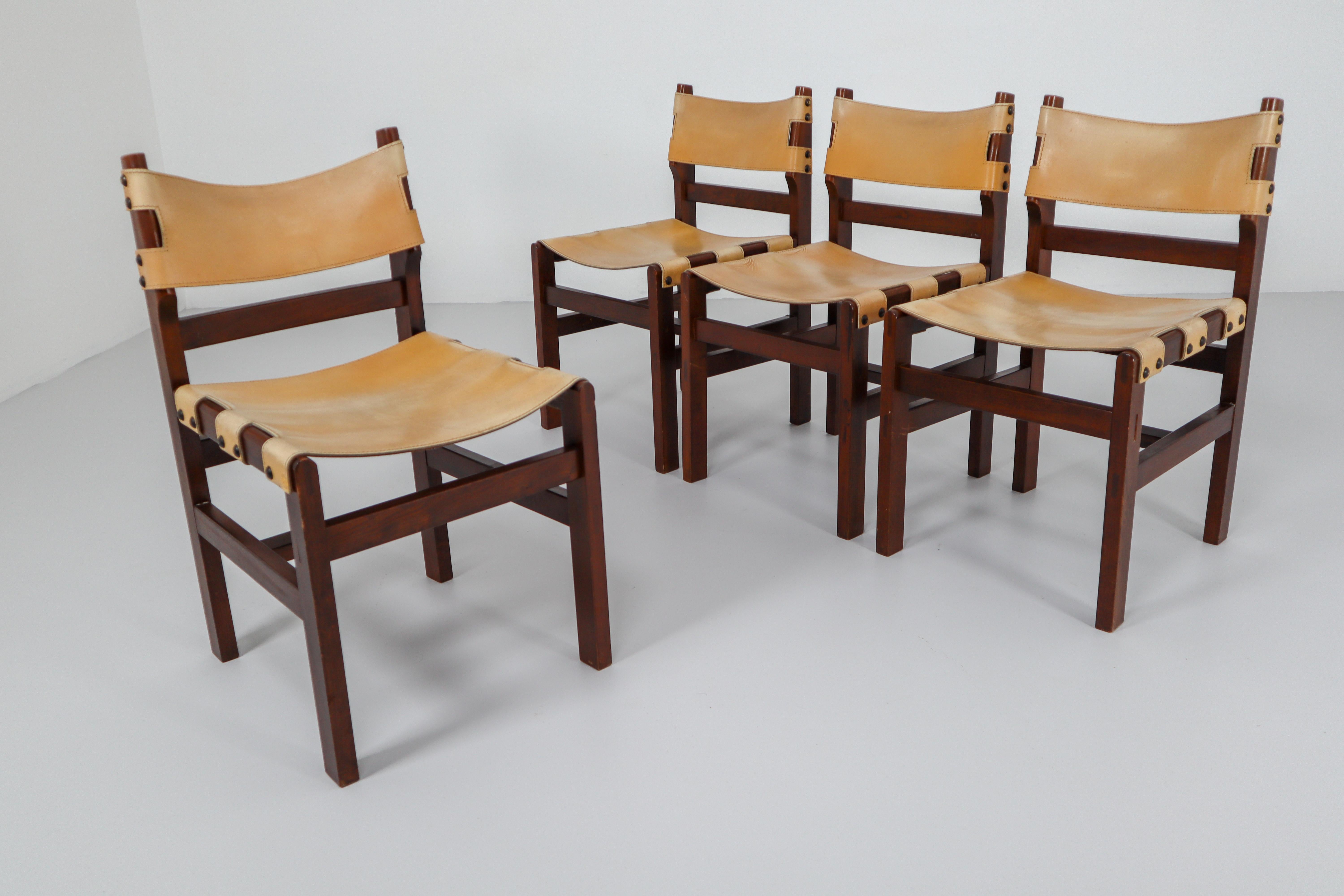 Set of Four Midcentury Chairs in Beech and Leather, France, 1960s 3