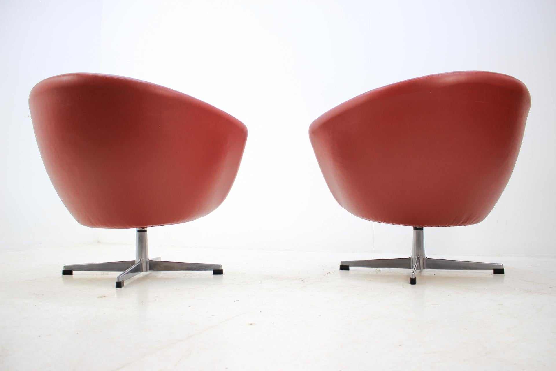 Late 20th Century Set of Four Midcentury Club Swivel Chairs or Miroslav Navrátil, 1970s