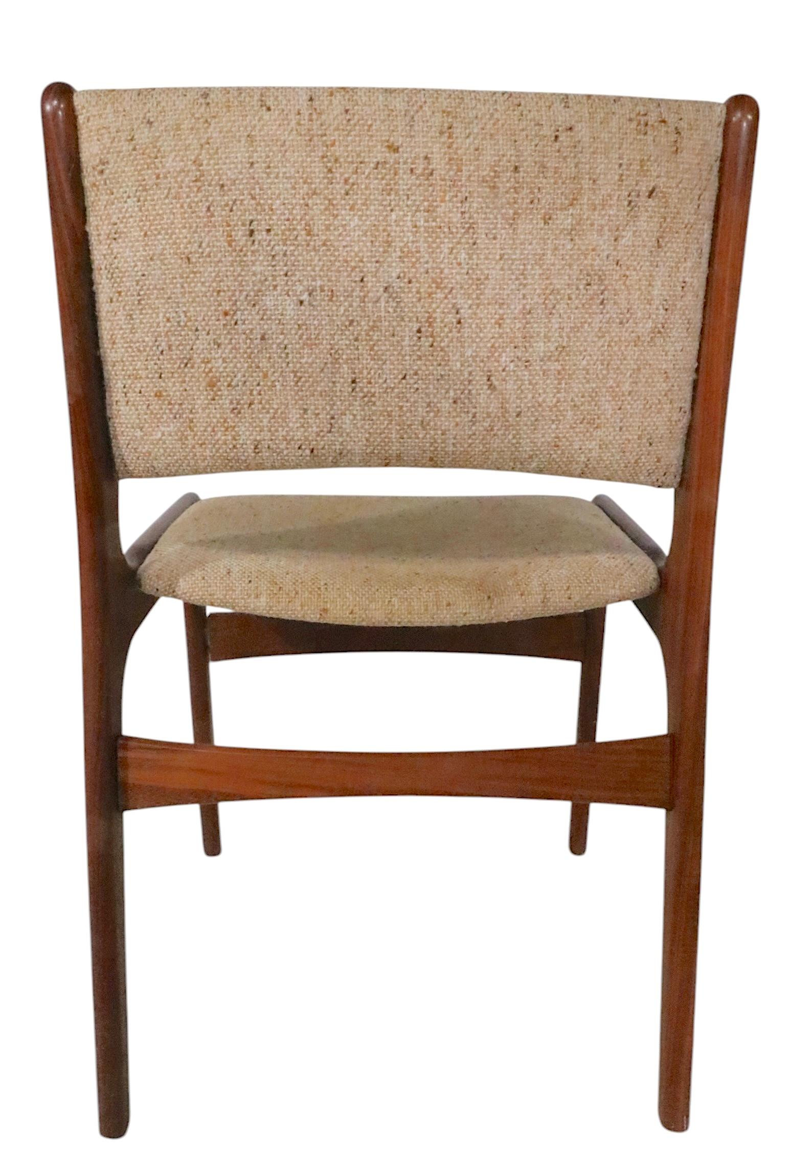Ensemble de quatre chaises de salle à manger modernes danoises du milieu du siècle, att. to E. C.E. C. 1950/60 en vente 5