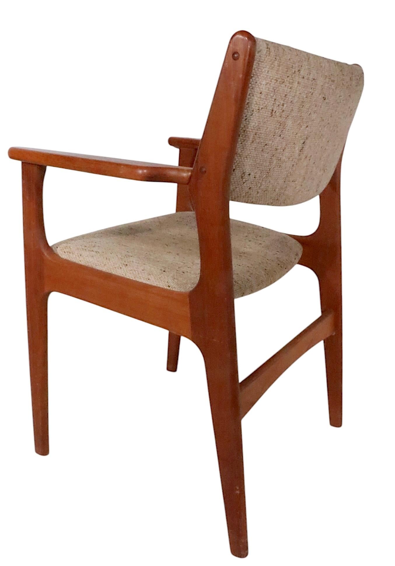 Ensemble de quatre chaises de salle à manger modernes danoises du milieu du siècle, att. to E. C.E. C. 1950/60 en vente 6