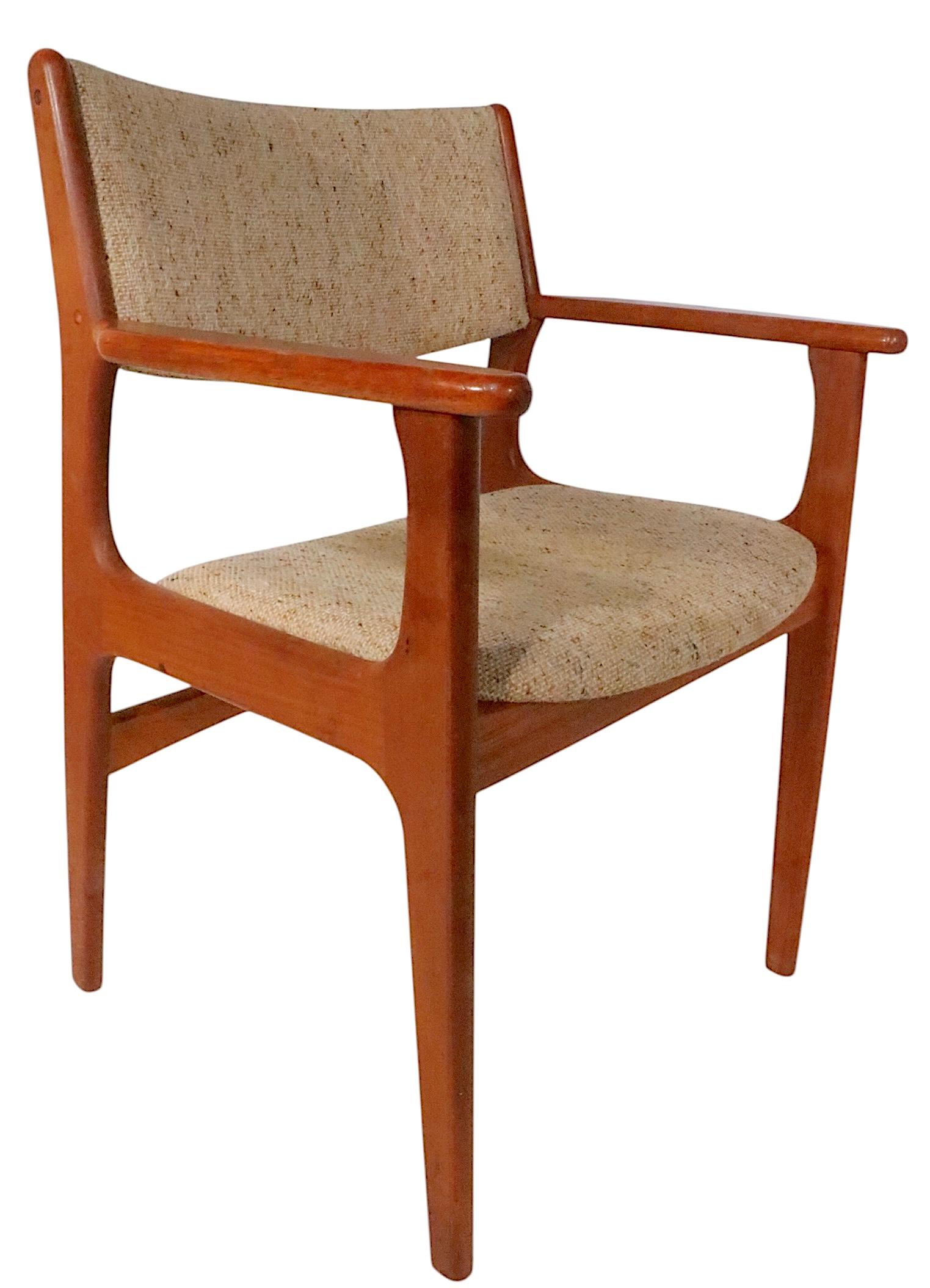 Ensemble de quatre chaises de salle à manger modernes danoises du milieu du siècle, att. to E. C.E. C. 1950/60 en vente 7