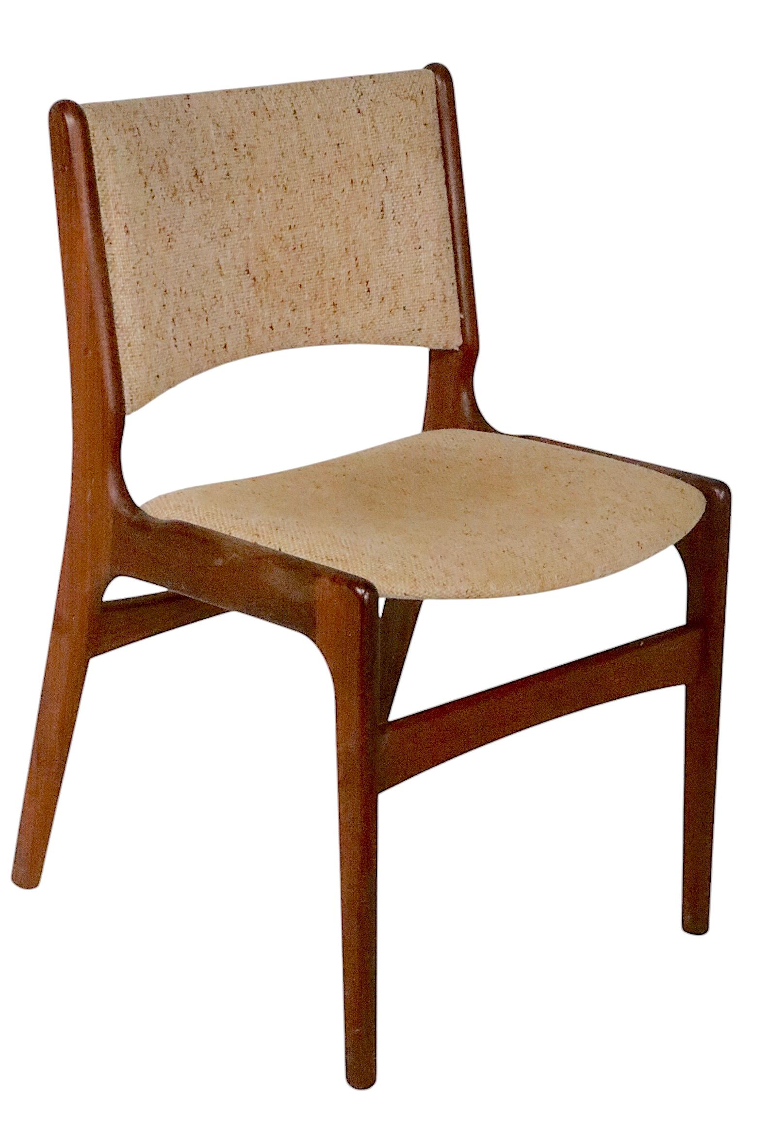 Ensemble de quatre chaises de salle à manger modernes danoises du milieu du siècle, att. to E. C.E. C. 1950/60 Bon état - En vente à New York, NY