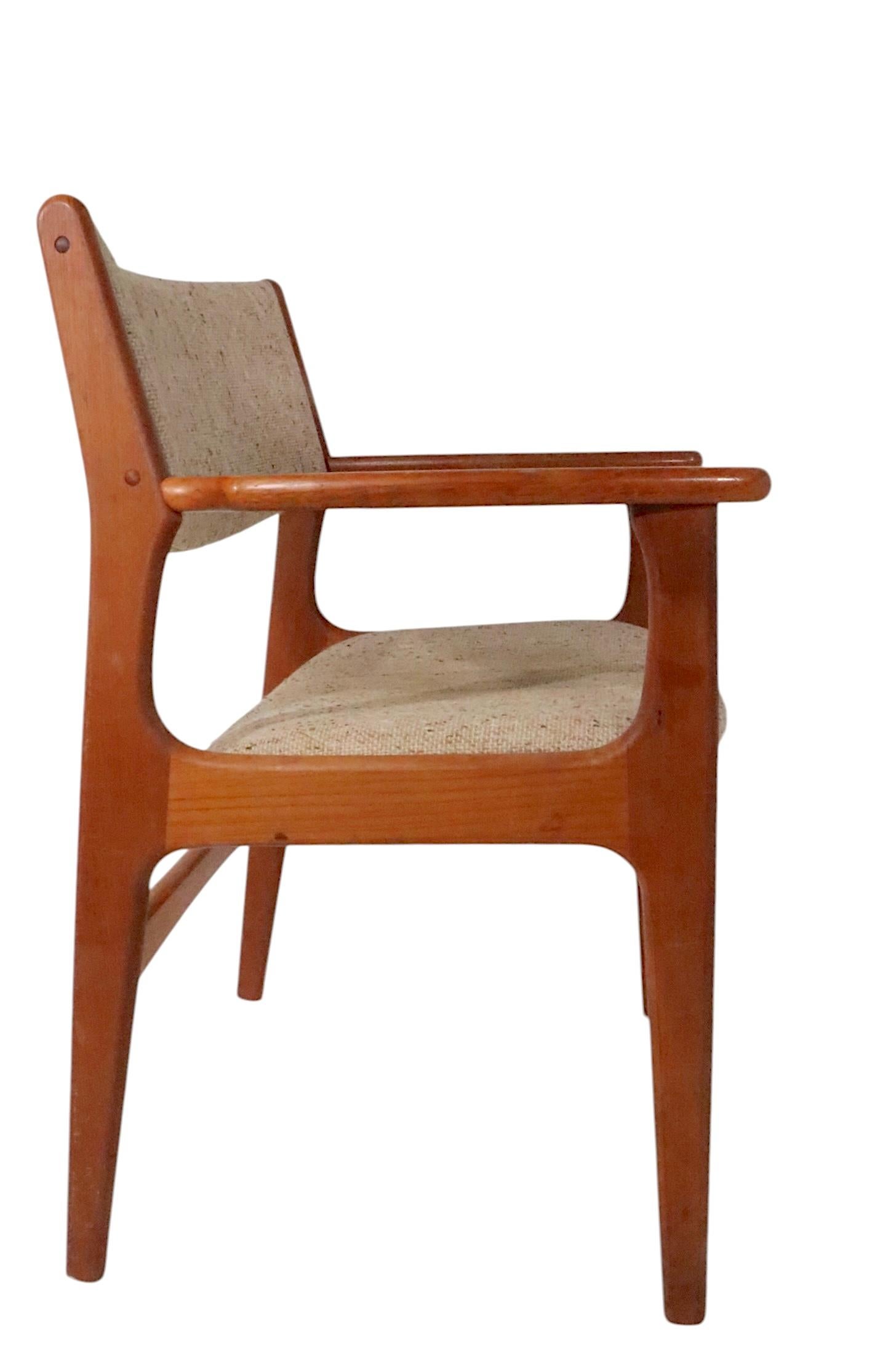 Ensemble de quatre chaises de salle à manger modernes danoises du milieu du siècle, att. to E. C.E. C. 1950/60 en vente 2