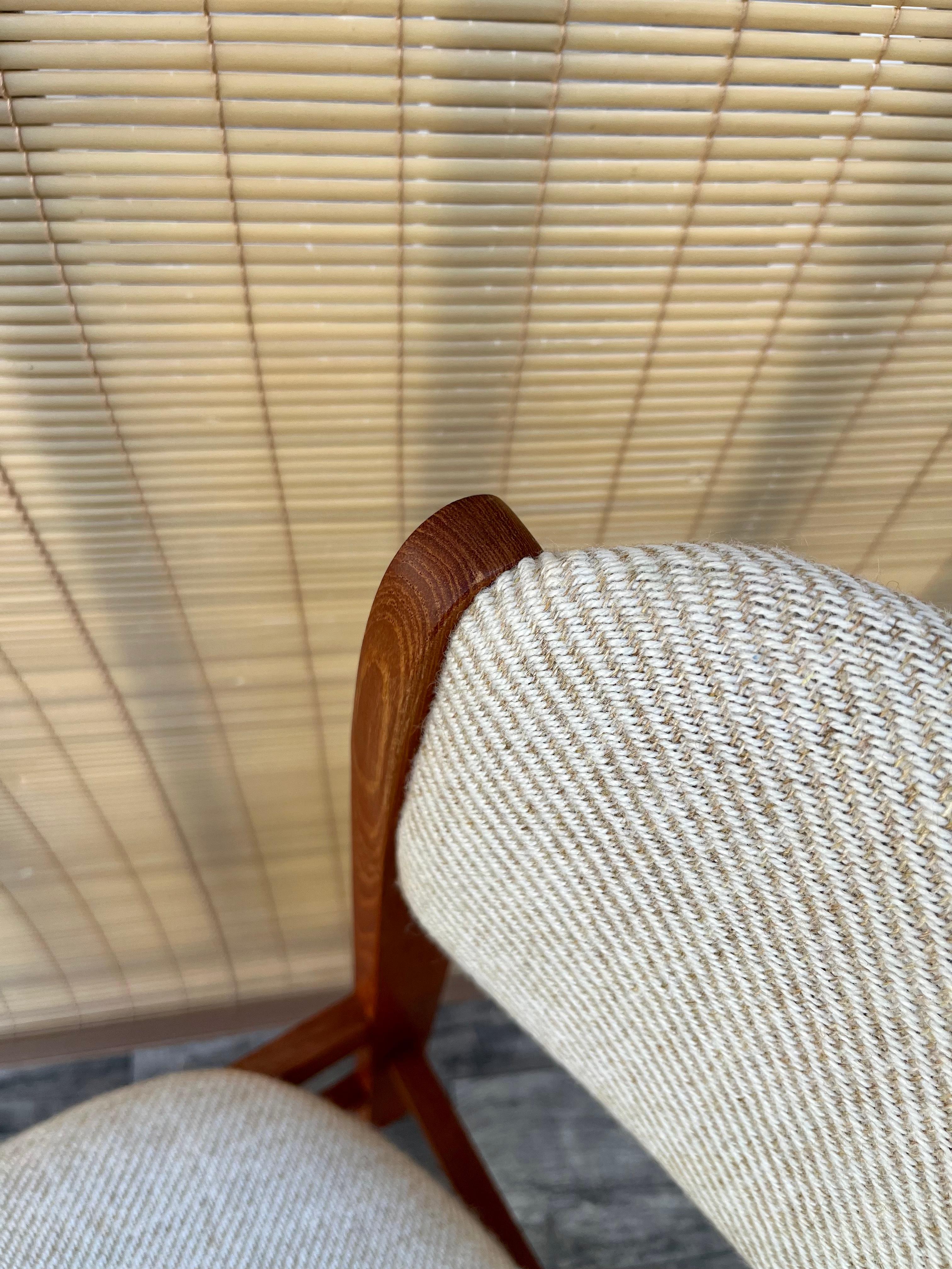 Juego de cuatro sillas de comedor de estilo moderno danés de mediados de siglo de Benny Linden Design en venta 8