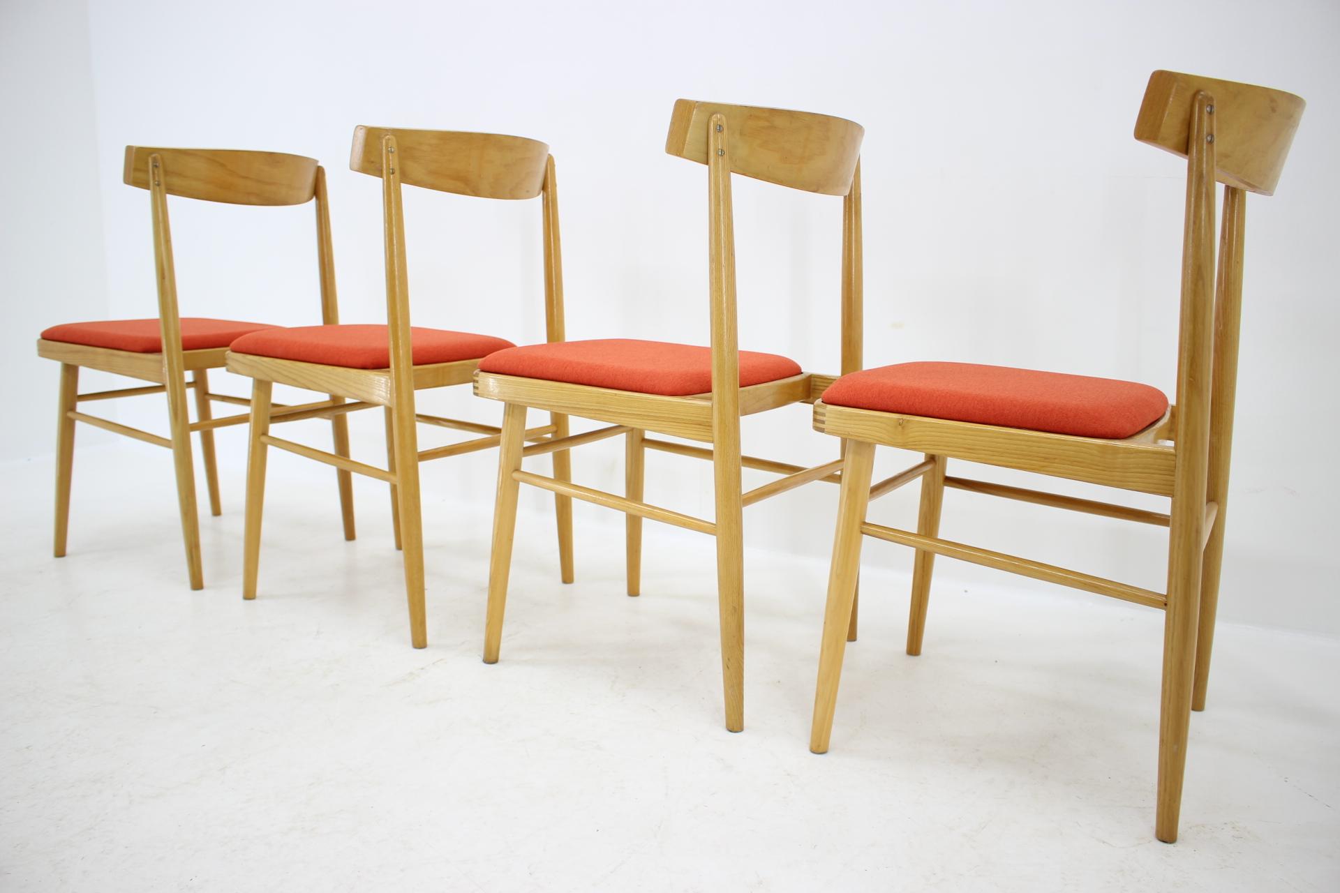Satz von vier Esszimmerstühlen im Mid-Century-Design, Tschechoslowakei, 1970er Jahre (Tschechisch) im Angebot
