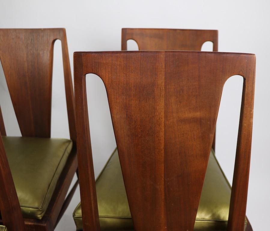 Conjunto de cuatro sillas de comedor de mediados de siglo atribuidas a Harvey Probber siglo XX en venta
