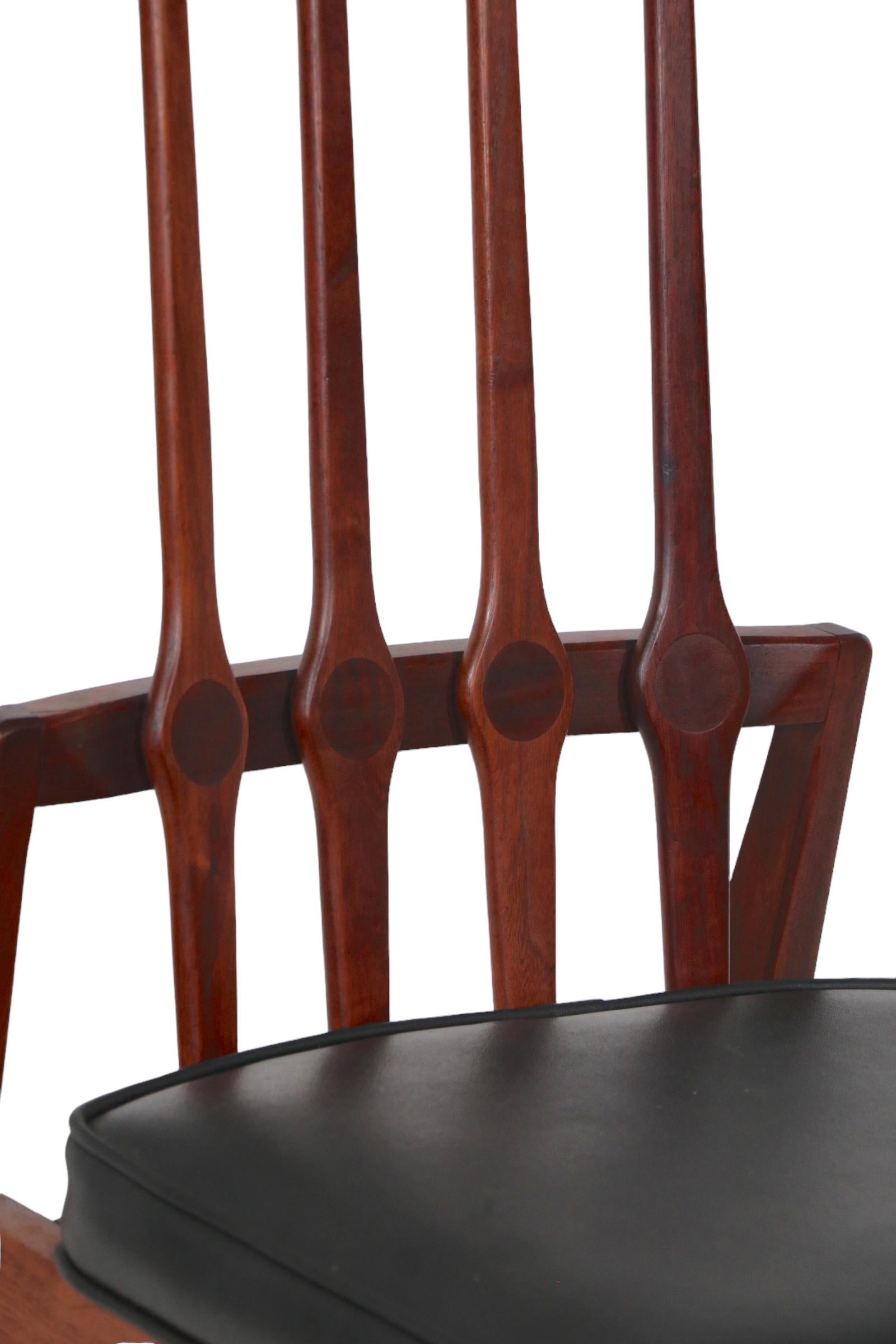 Mid-Century Modern Ensemble de quatre chaises de salle à manger mi-siècle par Foster - McDavid vers les années 1950/1960  en vente