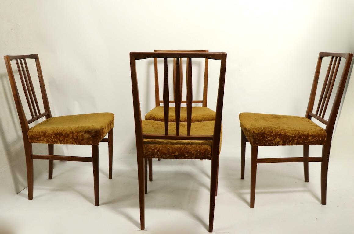 20ième siècle Ensemble de quatre chaises de salle à manger du milieu du siècle par Gimson Slater en vente