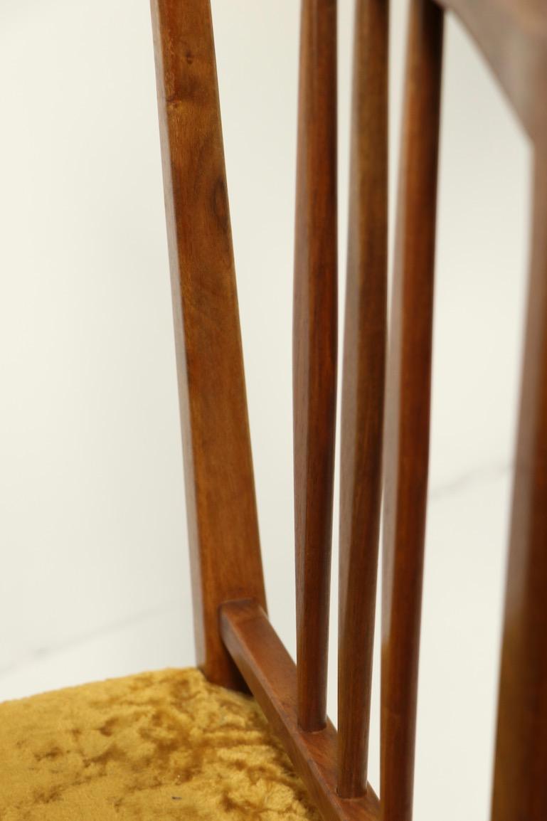 Ensemble de quatre chaises de salle à manger du milieu du siècle par Gimson Slater en vente 1