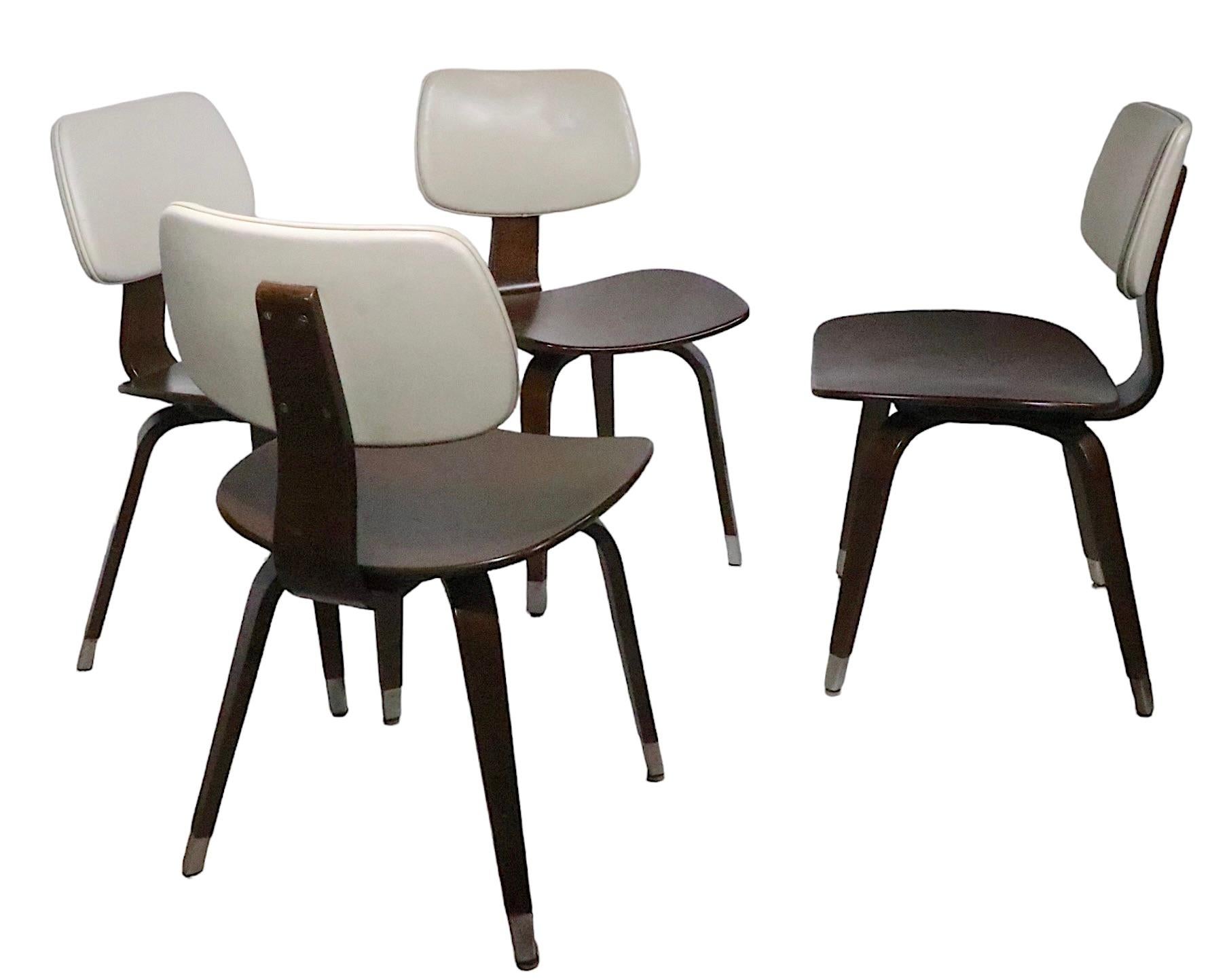 Mid-Century Modern Set of Four Mid Century Dining Chairs by Thonet For Sale