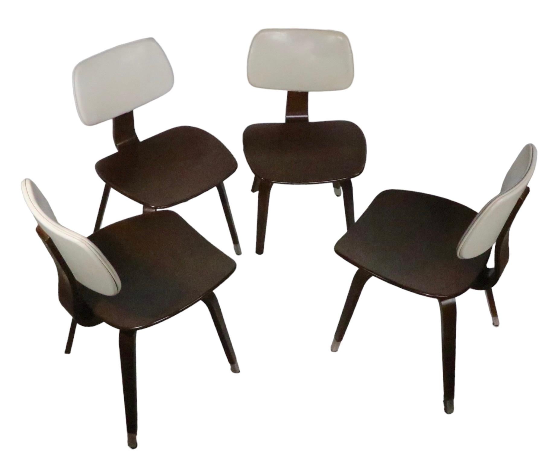 American Set of Four Mid Century Dining Chairs by Thonet For Sale