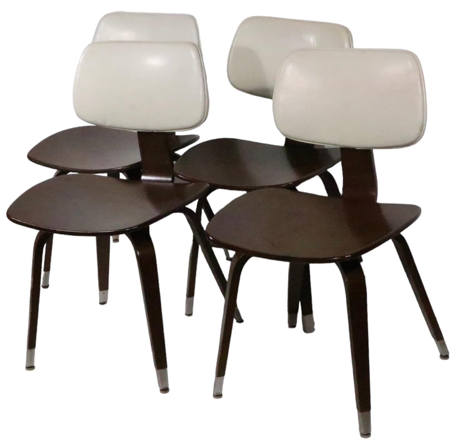 Set of Four Mid Century Dining Chairs by Thonet For Sale 1