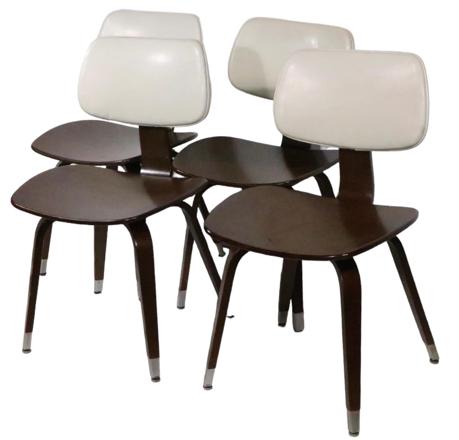 Set of Four Mid Century Dining Chairs by Thonet For Sale 2