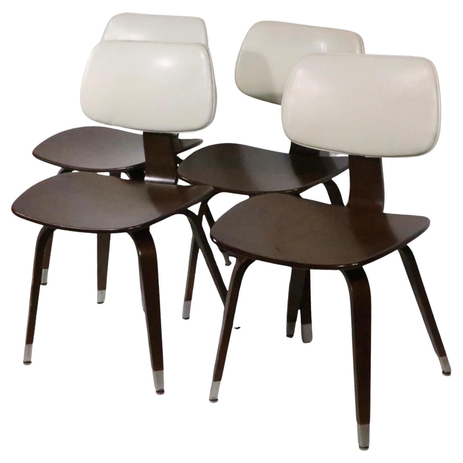 Set of Four Mid Century Dining Chairs by Thonet For Sale