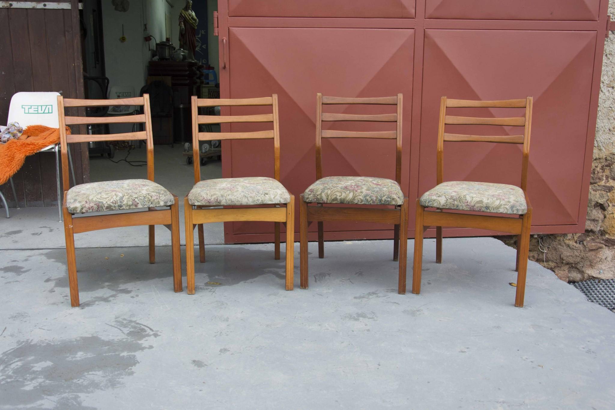 Mid century upholstered dining chairs, made in Czechoslovakia in the 1960´s. Beech wood, fabric. In good Vintage condition, without any damage, showing signs of age and using. Price is for the set of four.

Measures: Height: 81 cm

Seat: 46 × 51