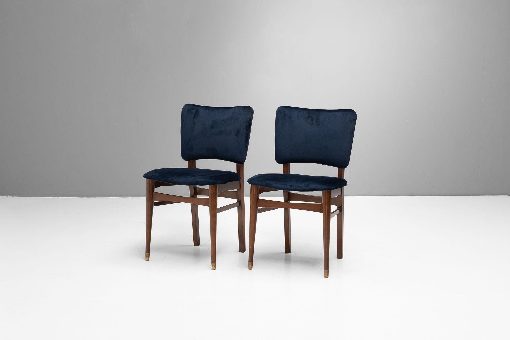Mid-Century Modern Ensemble de quatre chaises de salle à manger du milieu du siècle dernier en vente