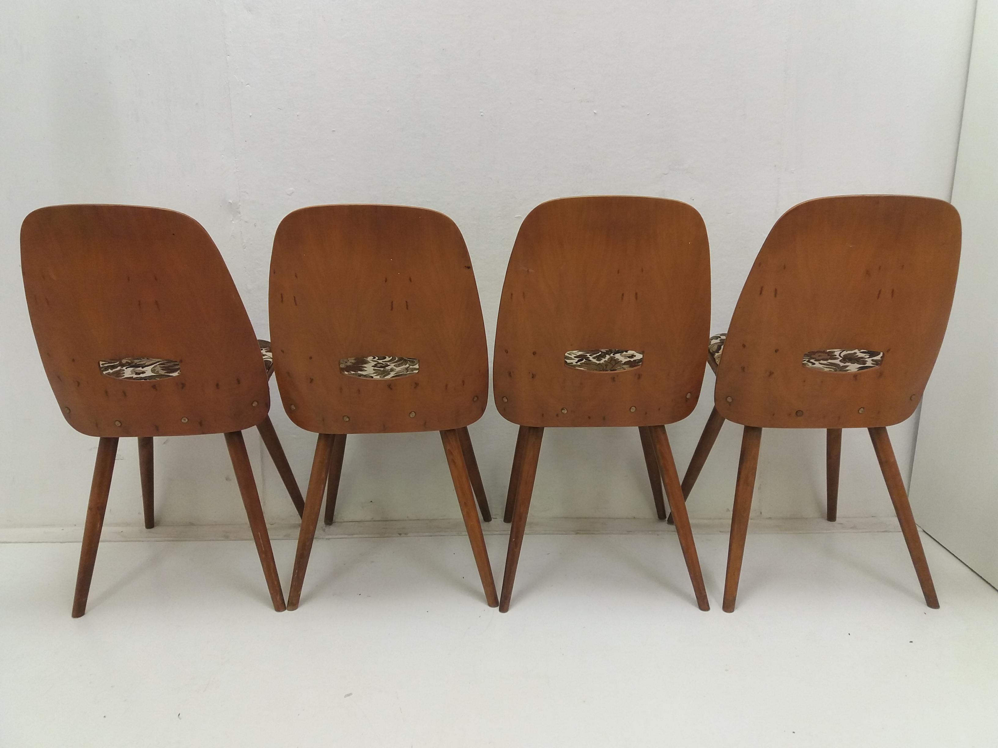 Set of Four Mid-Century Dining Chairs/ Tatra Pravenec, 1960's In Good Condition For Sale In Praha, CZ