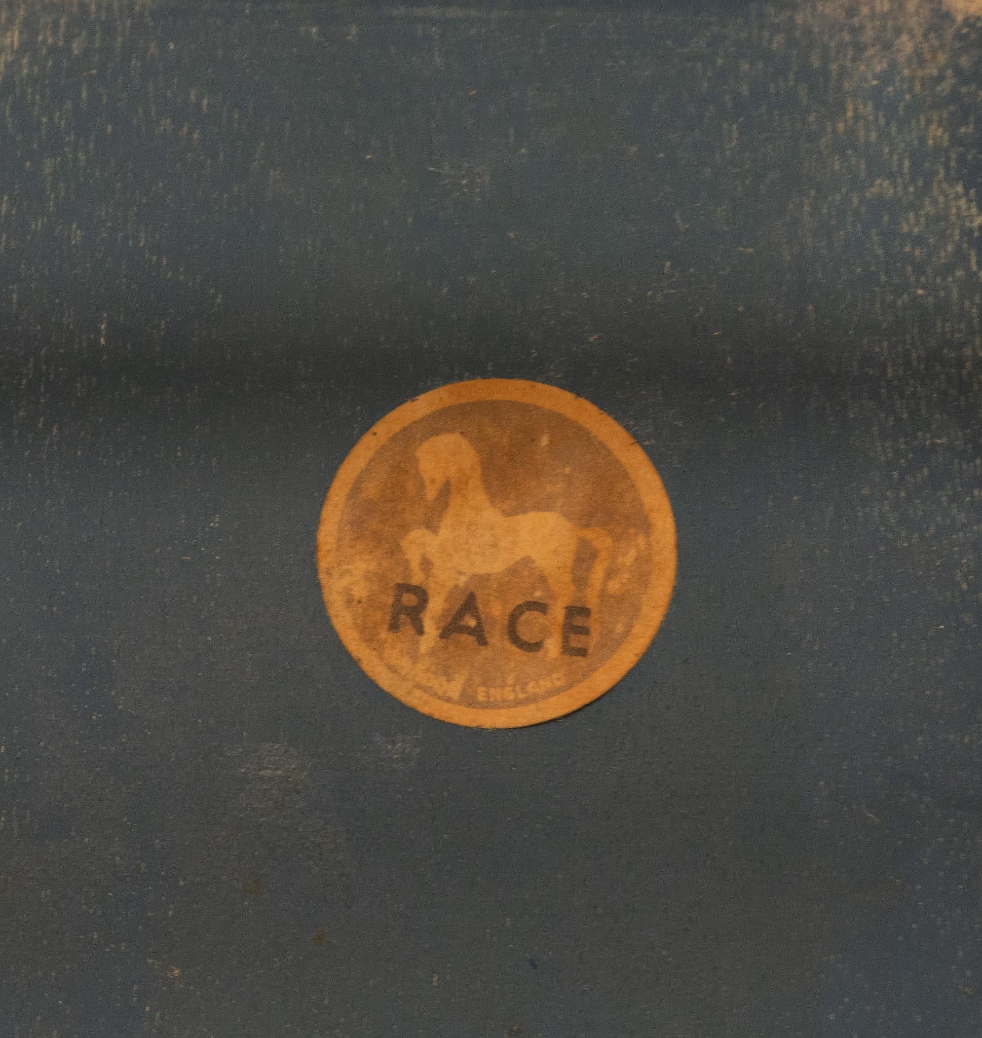 Satz von vier Ernest Race Antelope-Stühlen aus der Mitte des Jahrhunderts im Angebot 4