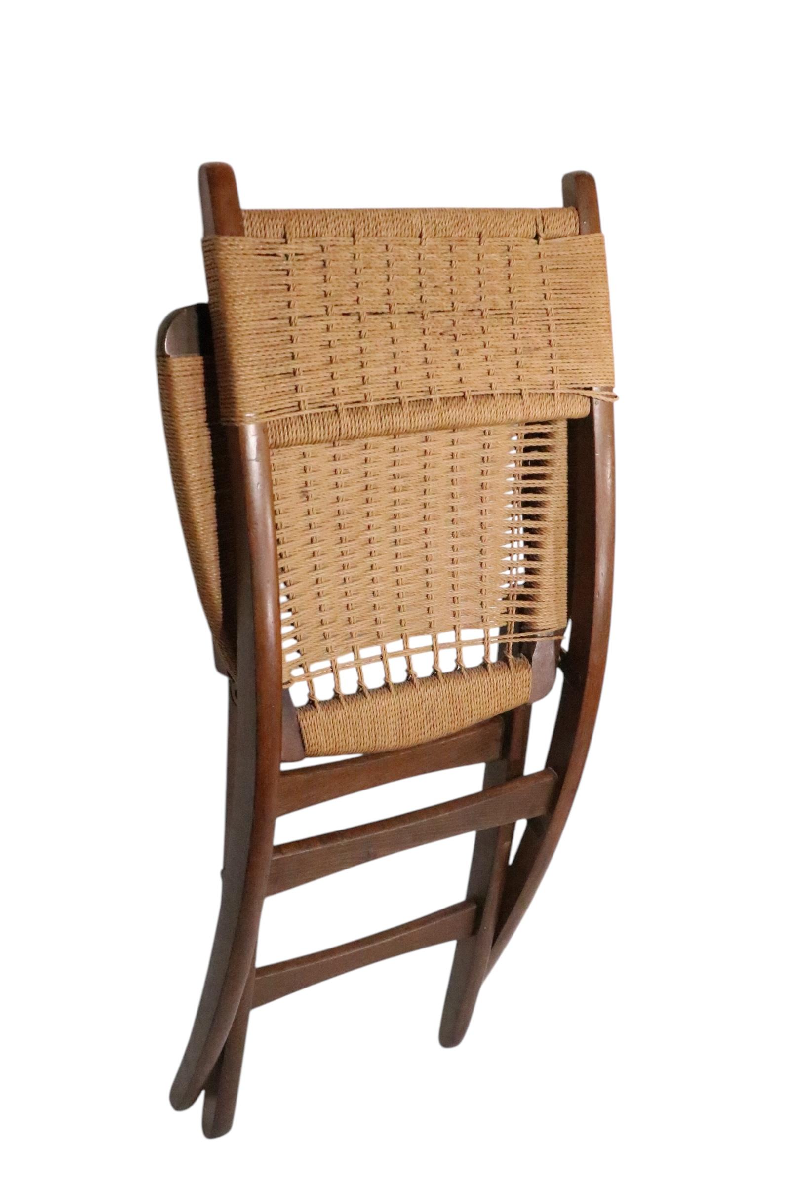 Juego de cuatro sillas de comedor plegables de cuerda de mediados de siglo, de Ebert Wels según Wegner en venta 6