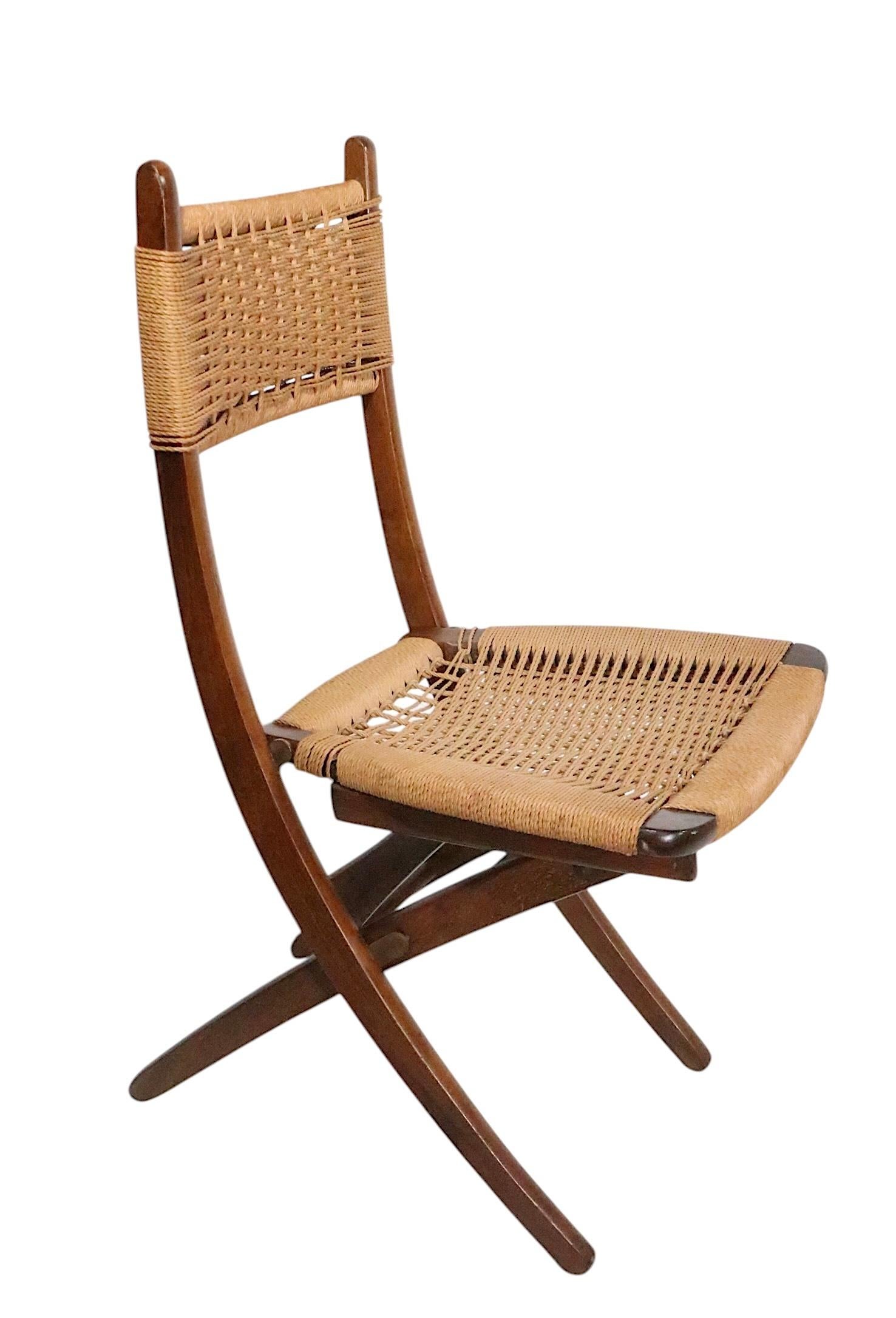 Juego de cuatro sillas de comedor plegables de cuerda de mediados de siglo, de Ebert Wels según Wegner Moderno de mediados de siglo en venta