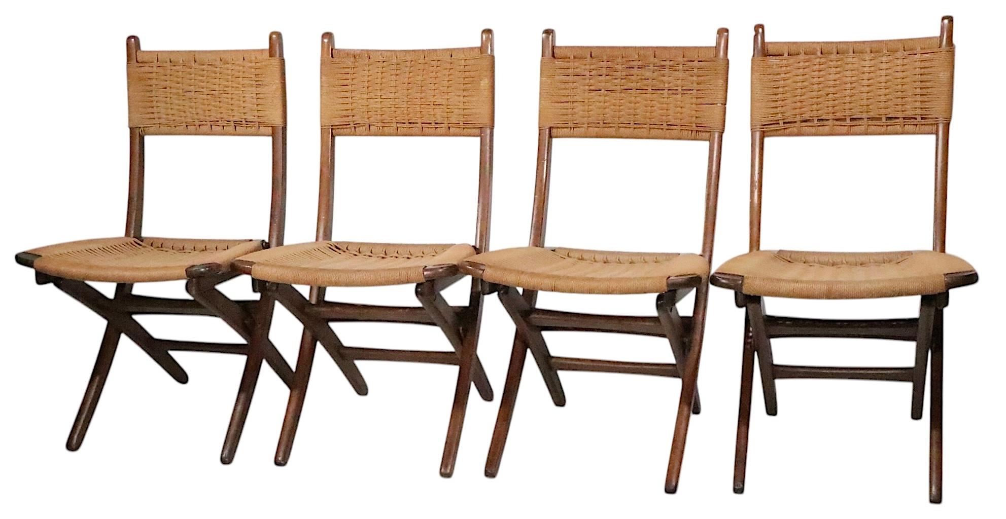 Juego de cuatro sillas de comedor plegables de cuerda de mediados de siglo, de Ebert Wels según Wegner Macedonio en venta