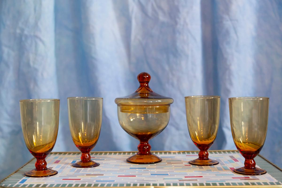 Hand-Crafted Set of Four Mid Century Glasses and Sugar Bowl, Murano, Europe, 1960s For Sale