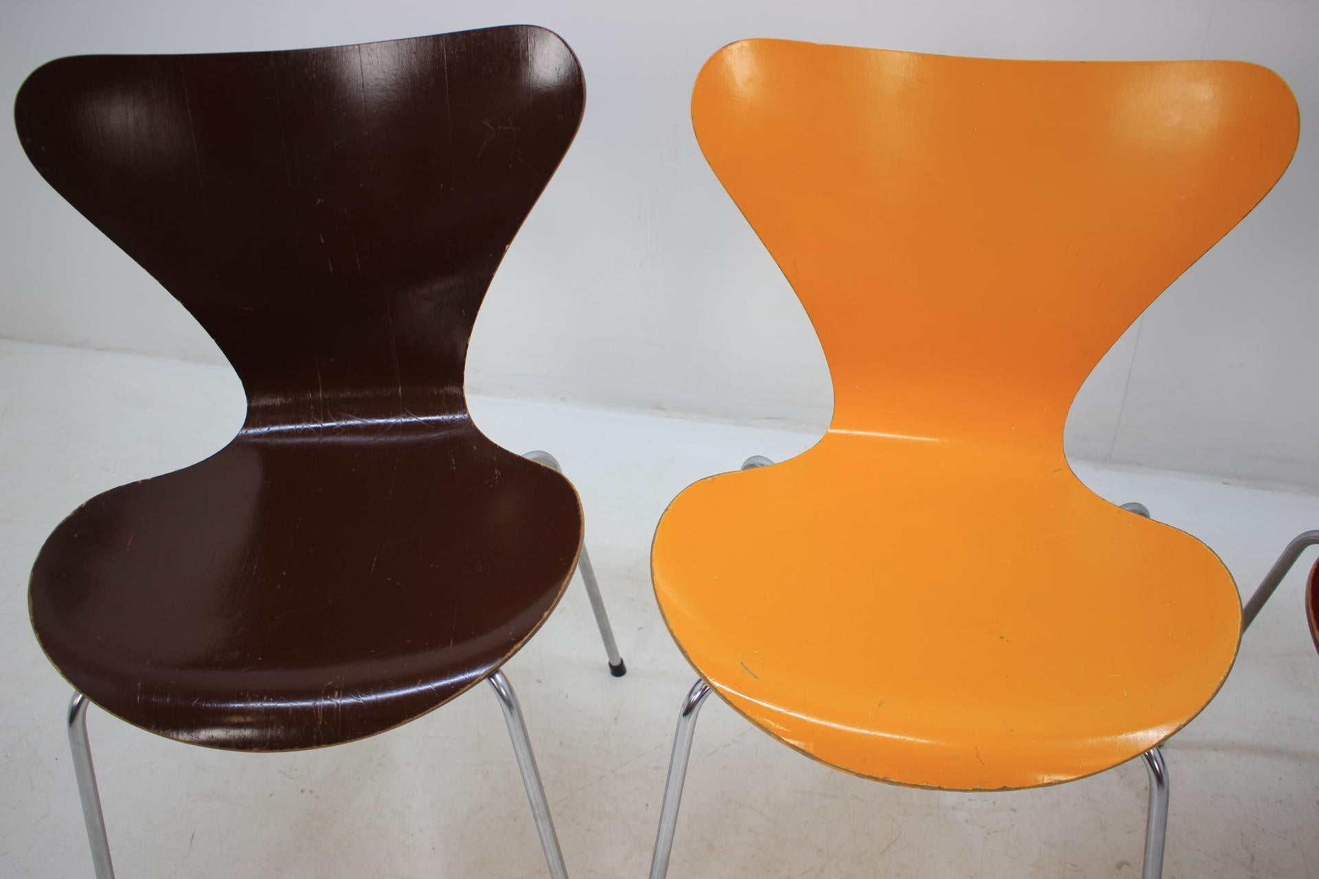 Set of Four Midcentury Iconic Chairs Arne Jacobsen for Fritz Hansen, Series 7 1