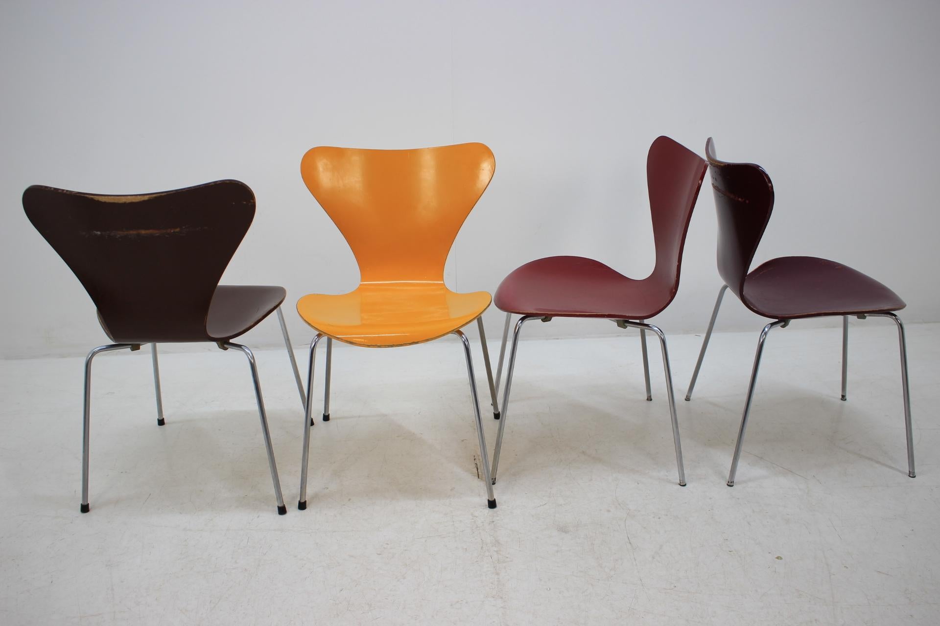 Set of Four Midcentury Iconic Chairs Arne Jacobsen for Fritz Hansen, Series 7 2