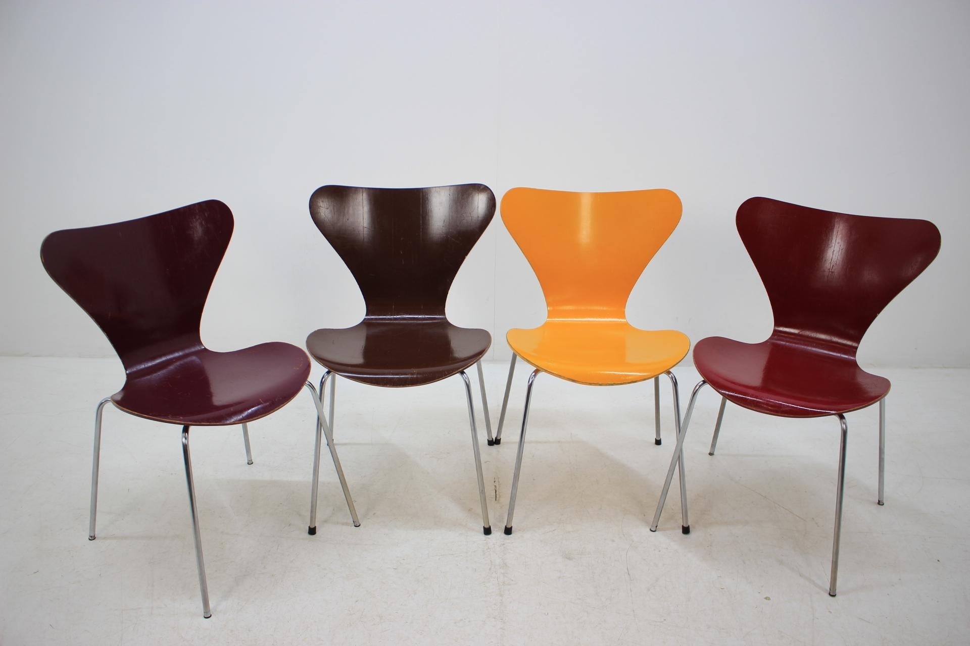 Set of Four Midcentury Iconic Chairs Arne Jacobsen for Fritz Hansen, Series 7 6